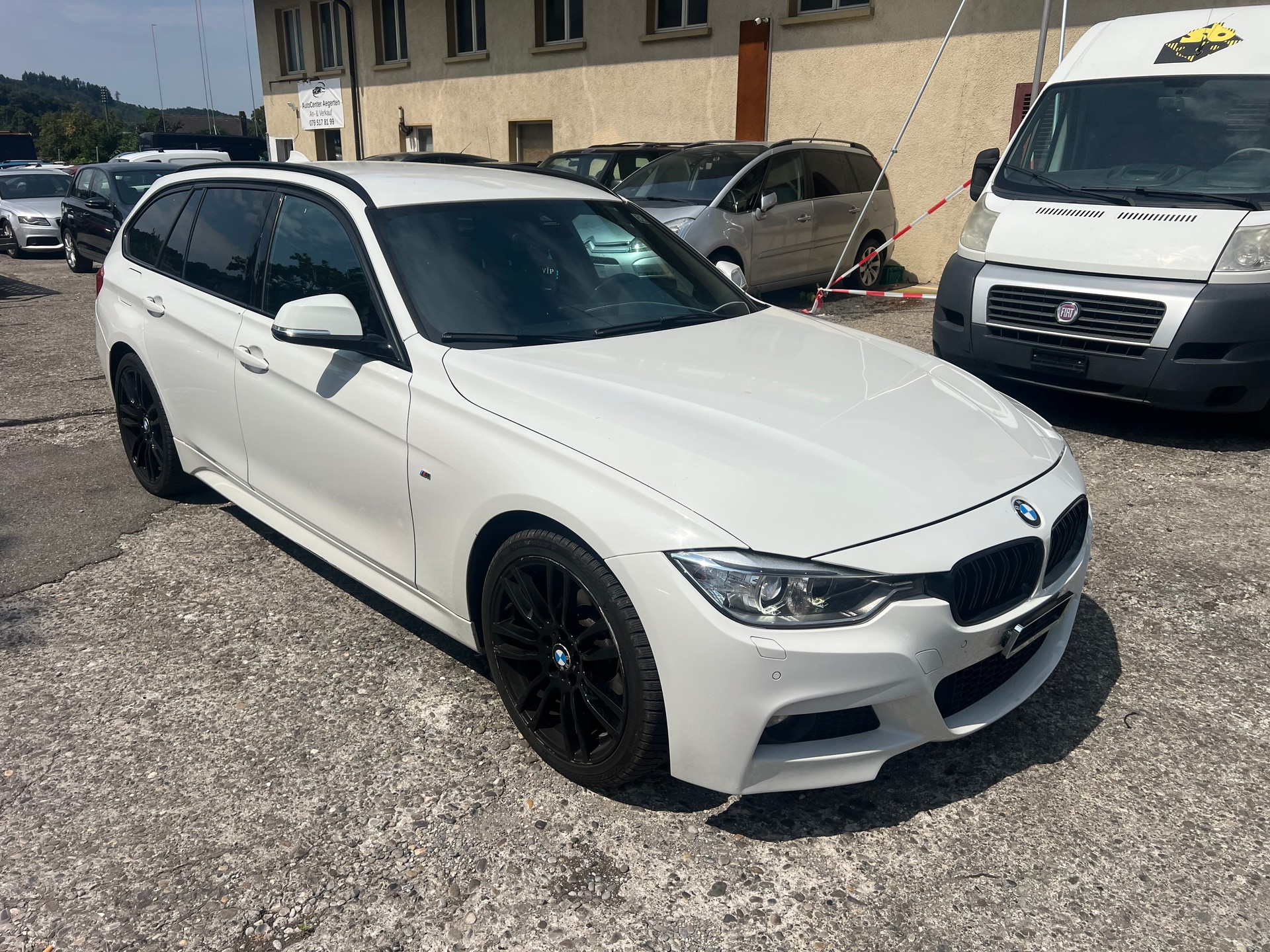 BMW 330d xDrive Touring Modern Line Steptronic-image-1