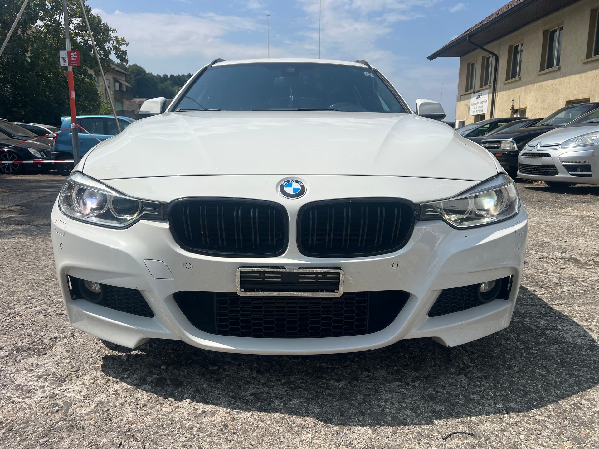 BMW 330d xDrive Touring Modern Line Steptronic-image-0