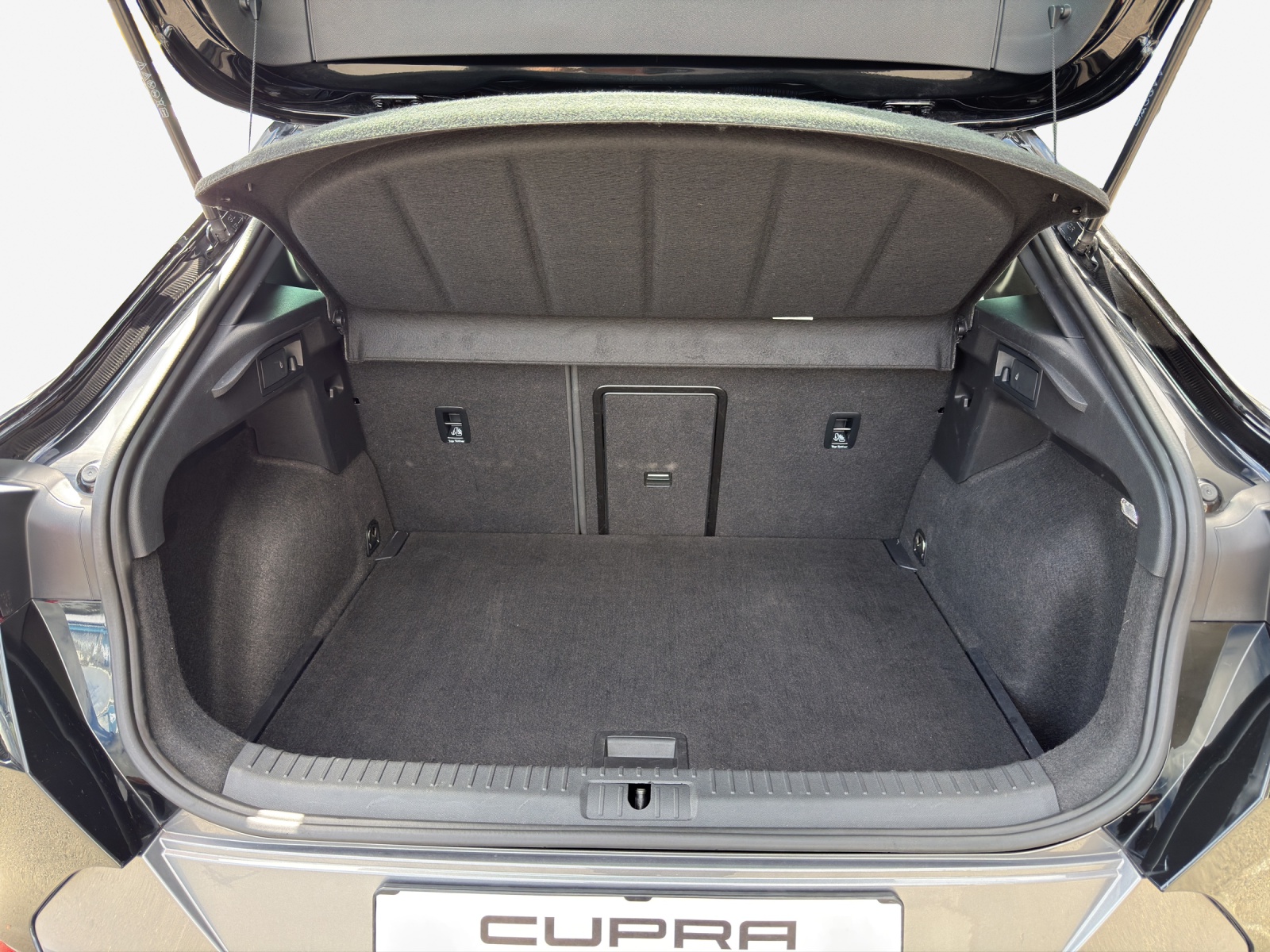 CUPRA Formentor 1.5 TSI DSG-image-12