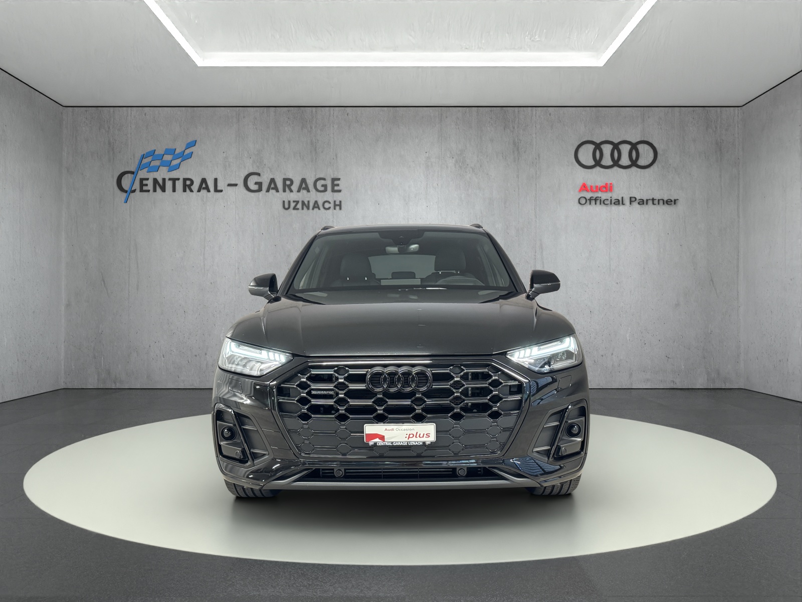 AUDI Q5 55 TFSI e PHEV S line quattro S-tronic-image-1