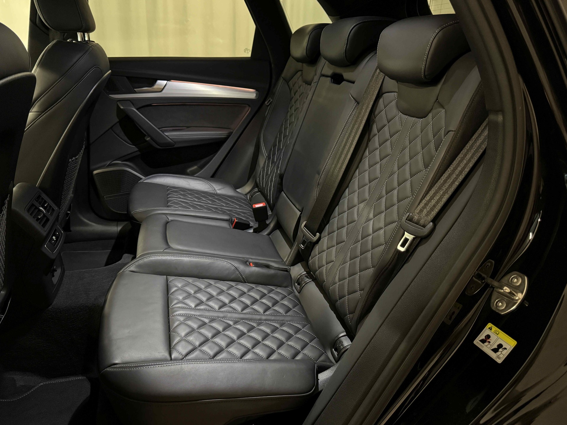 AUDI Q5 55 TFSI e PHEV S line quattro S-tronic-image-13
