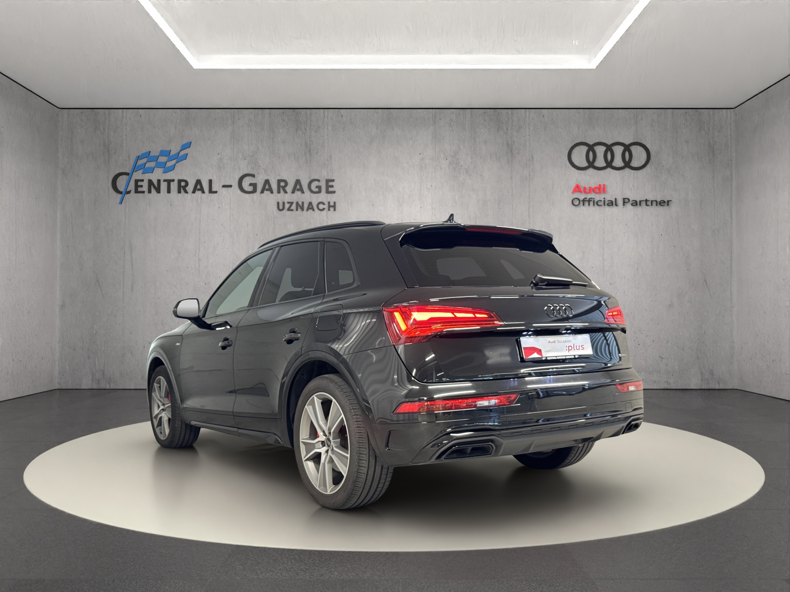 AUDI Q5 55 TFSI e PHEV S line quattro S-tronic-image-2