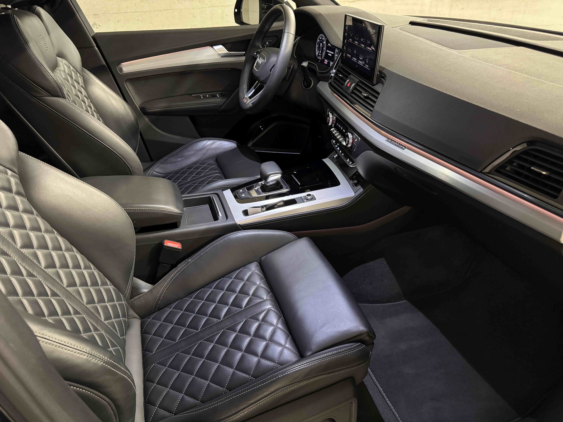 AUDI Q5 55 TFSI e PHEV S line quattro S-tronic-image-12