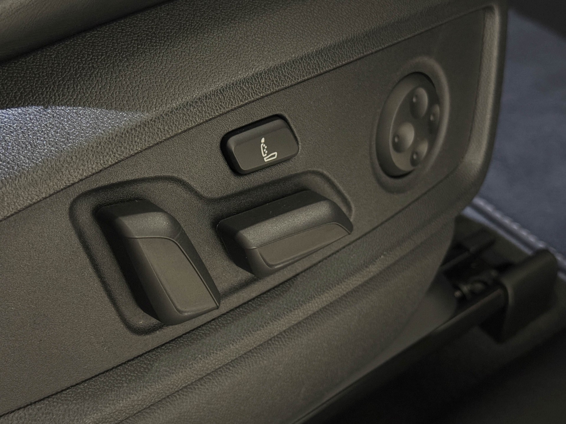 AUDI Q5 55 TFSI e PHEV S line quattro S-tronic-image-11