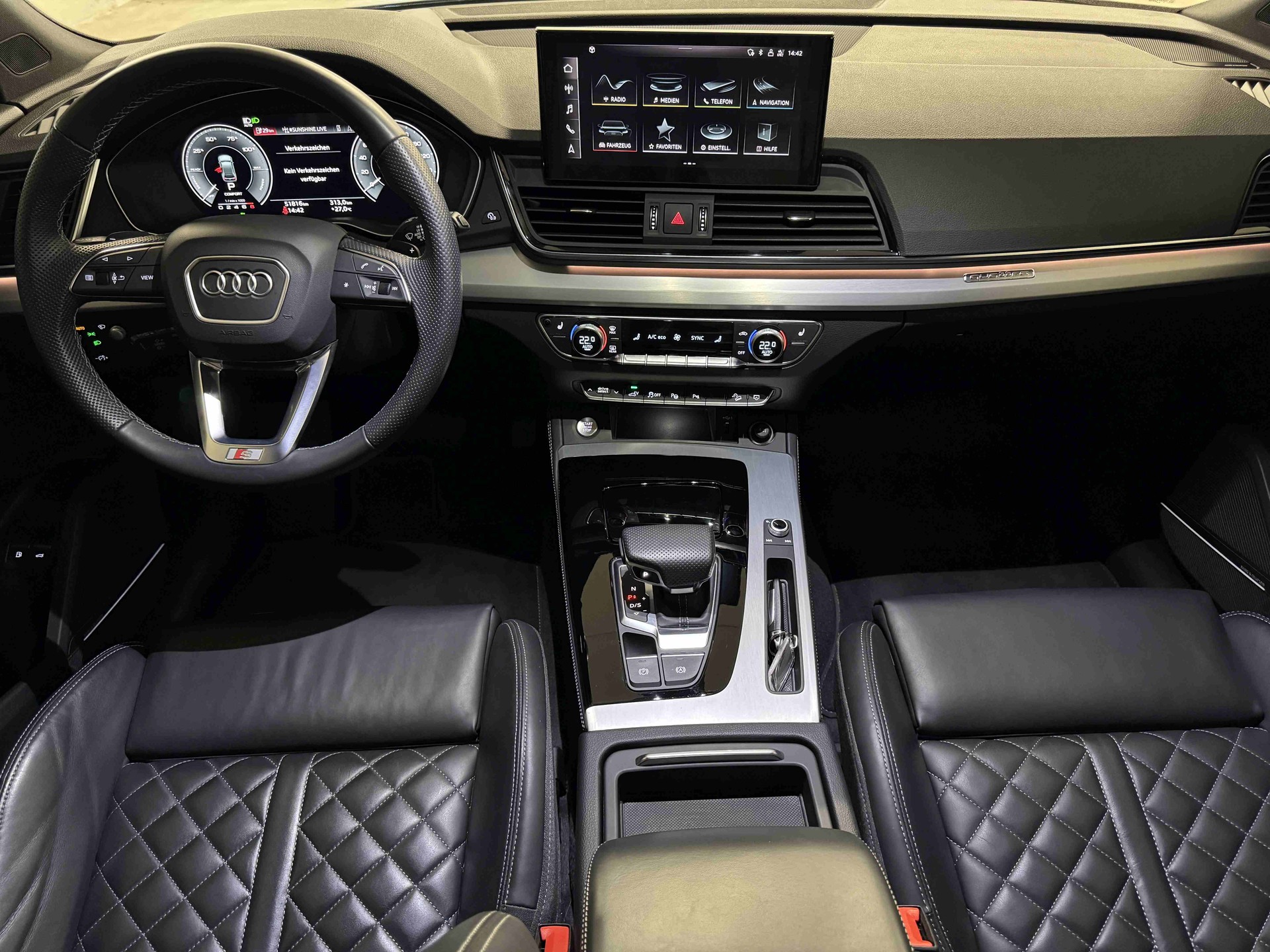 AUDI Q5 55 TFSI e PHEV S line quattro S-tronic-image-8