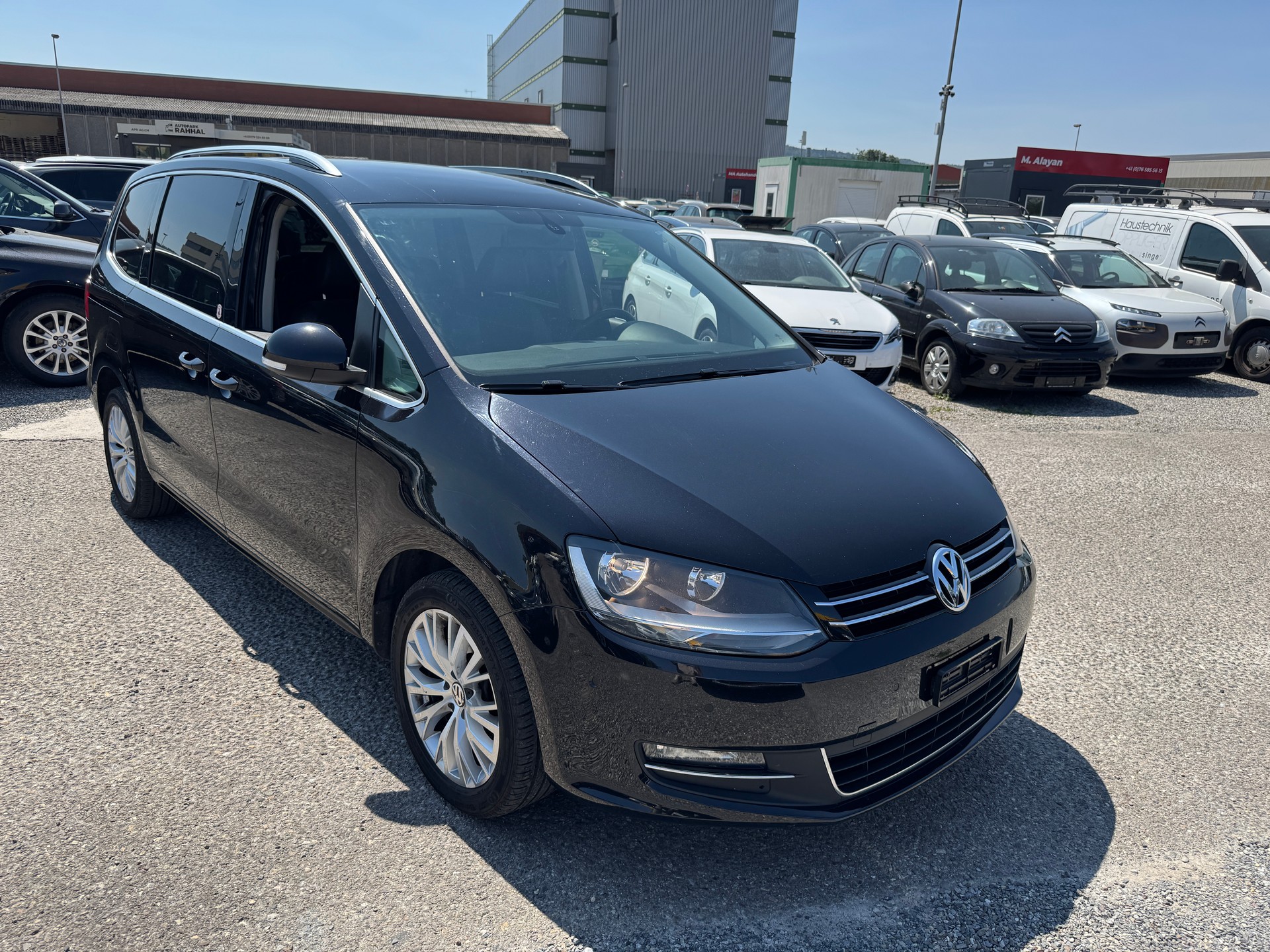 VW Sharan 2.0 TDI BlueMotion Technology Highline DSG-image-1