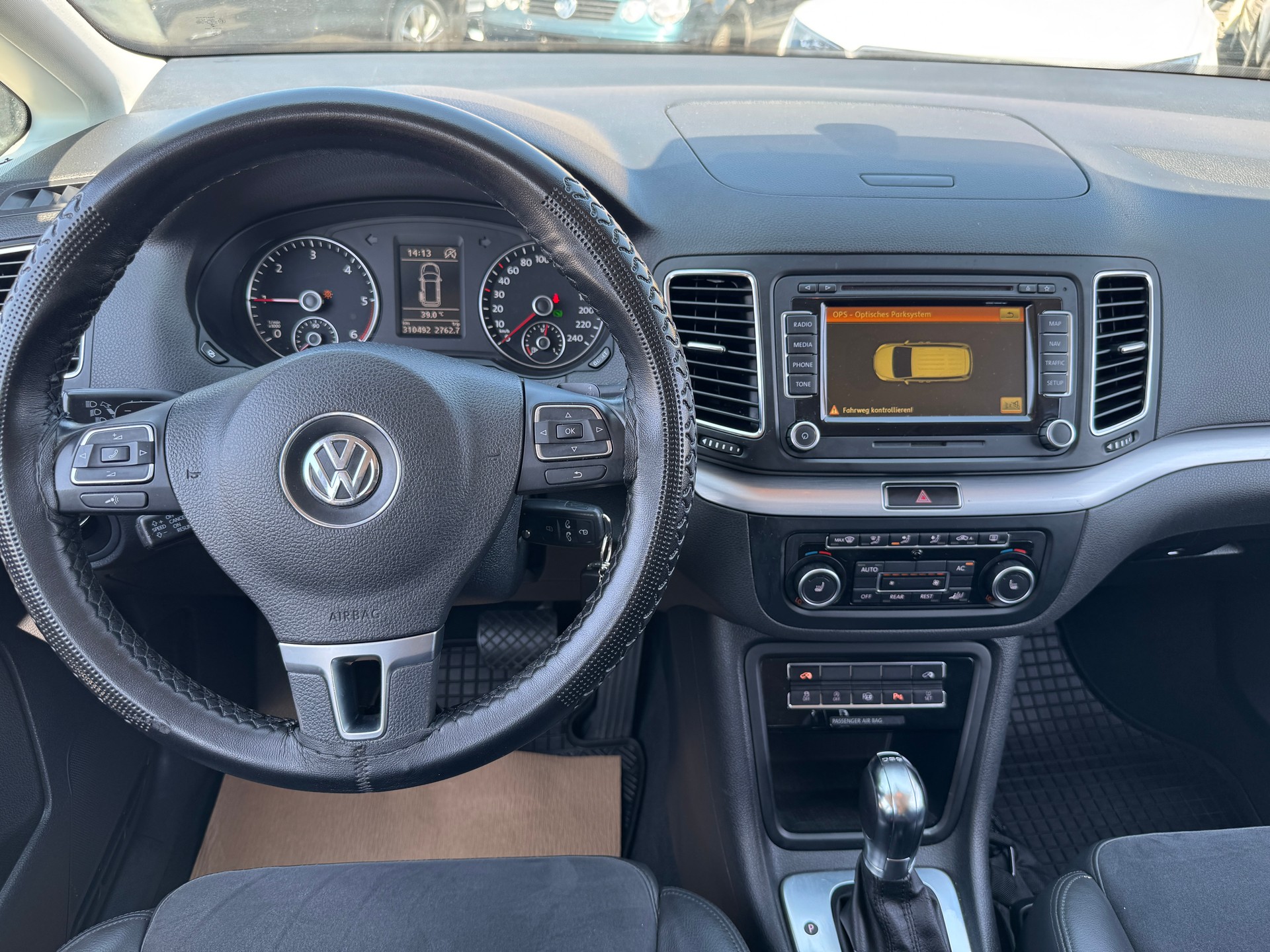 VW Sharan 2.0 TDI BlueMotion Technology Highline DSG-image-6