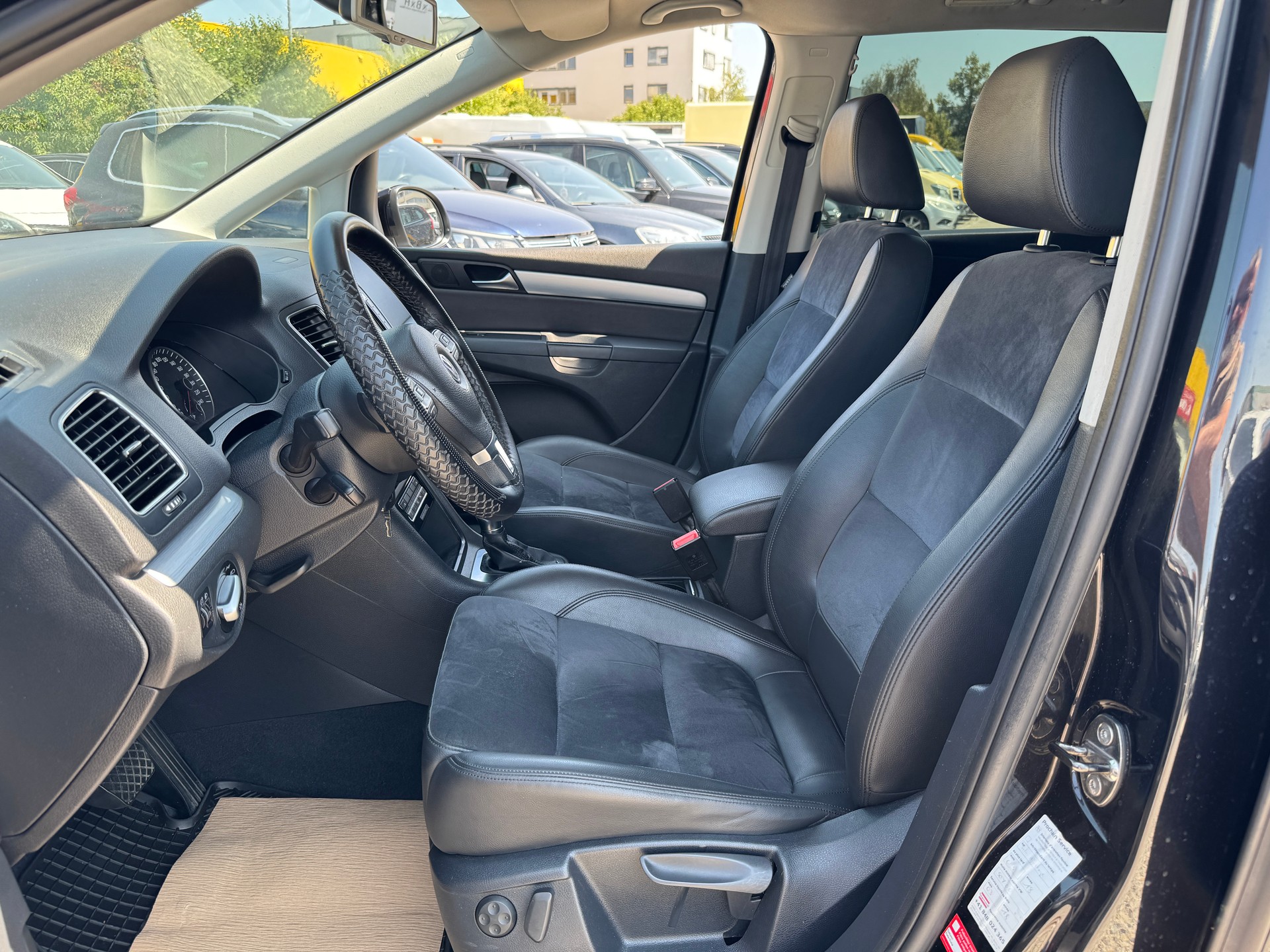 VW Sharan 2.0 TDI BlueMotion Technology Highline DSG-image-8
