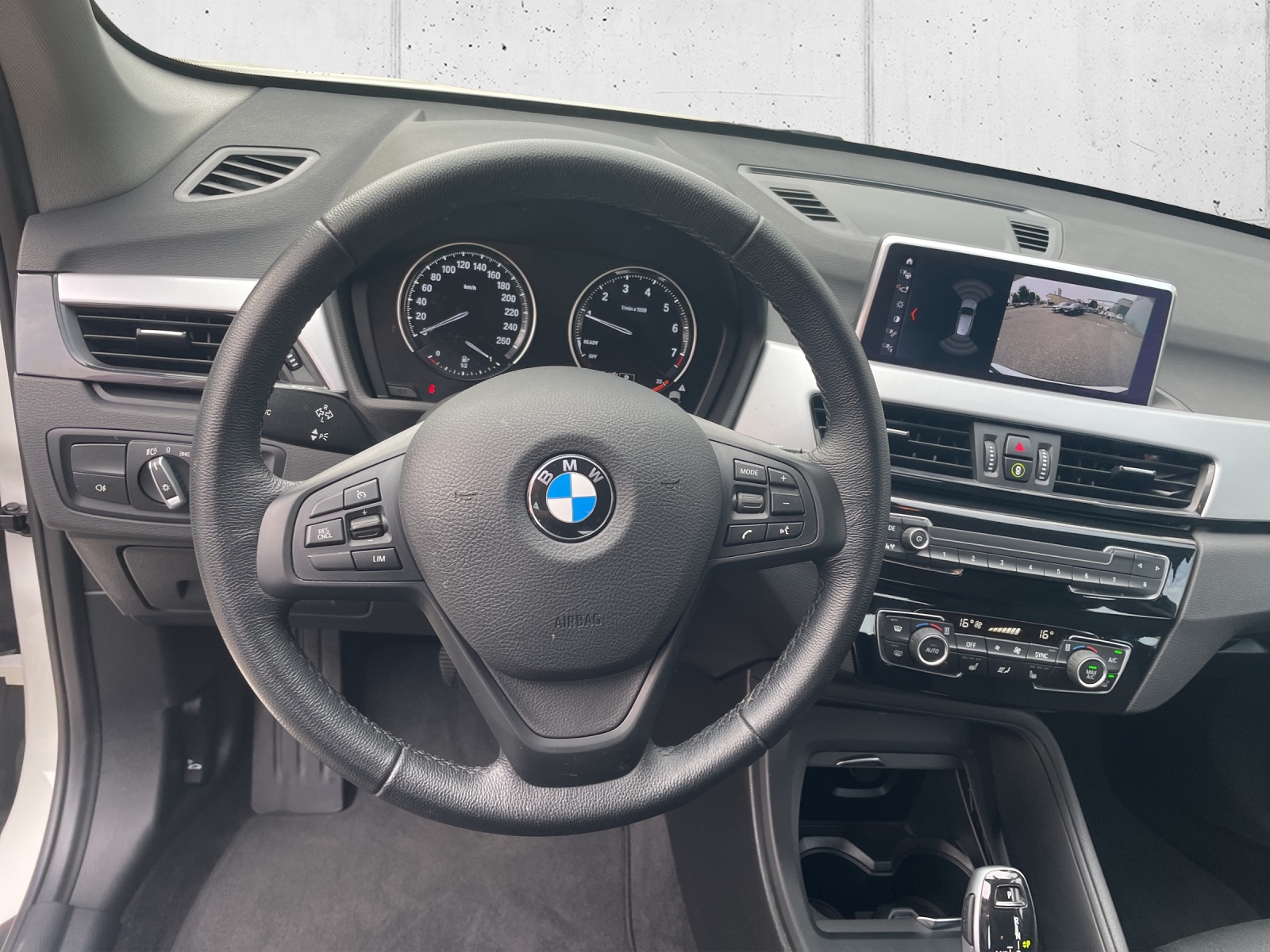 BMW X1 sDrive 18i-image-10