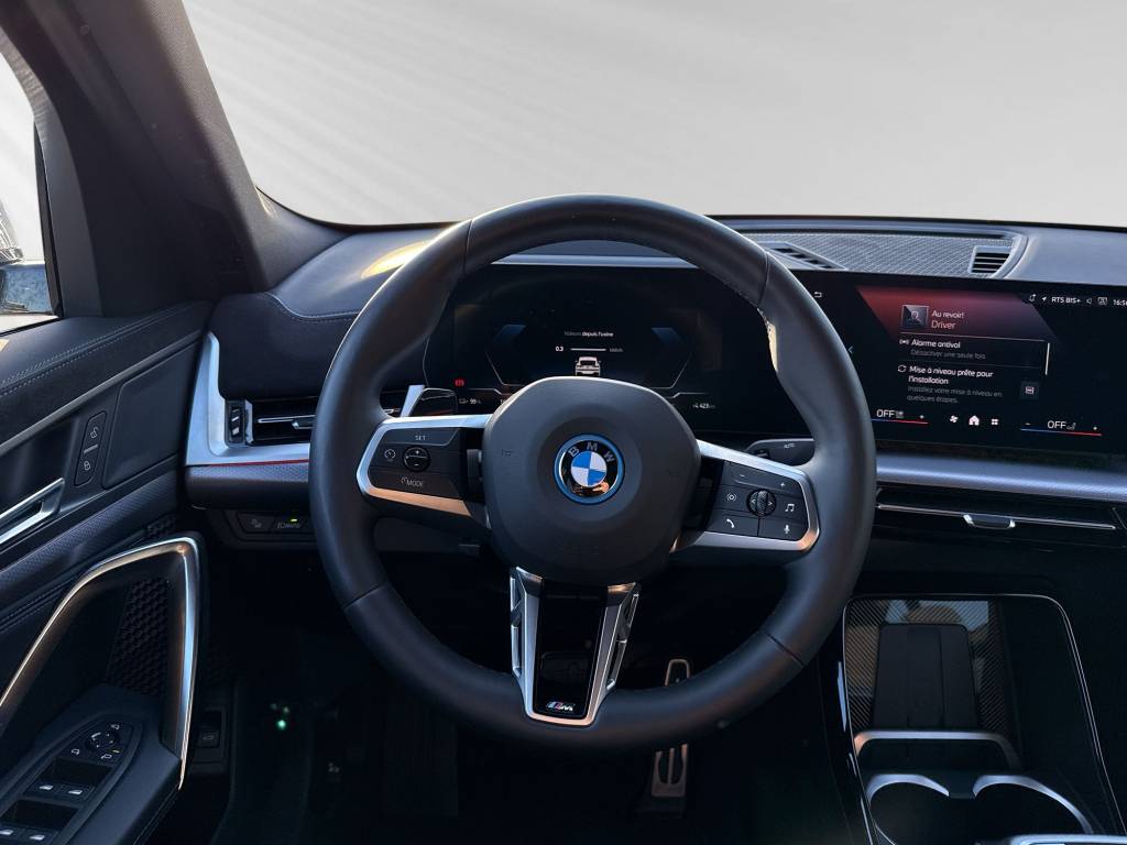 BMW iX2 eDrive 20 M Sport Pro-image-5