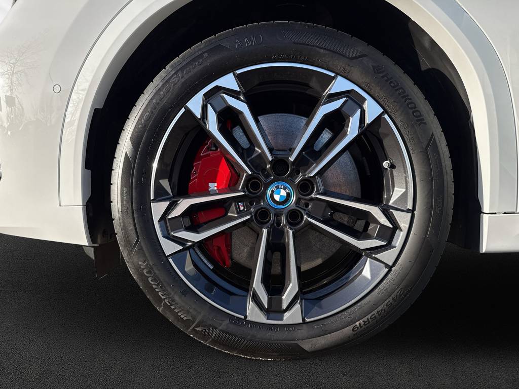 BMW iX2 eDrive 20 M Sport Pro-image-9