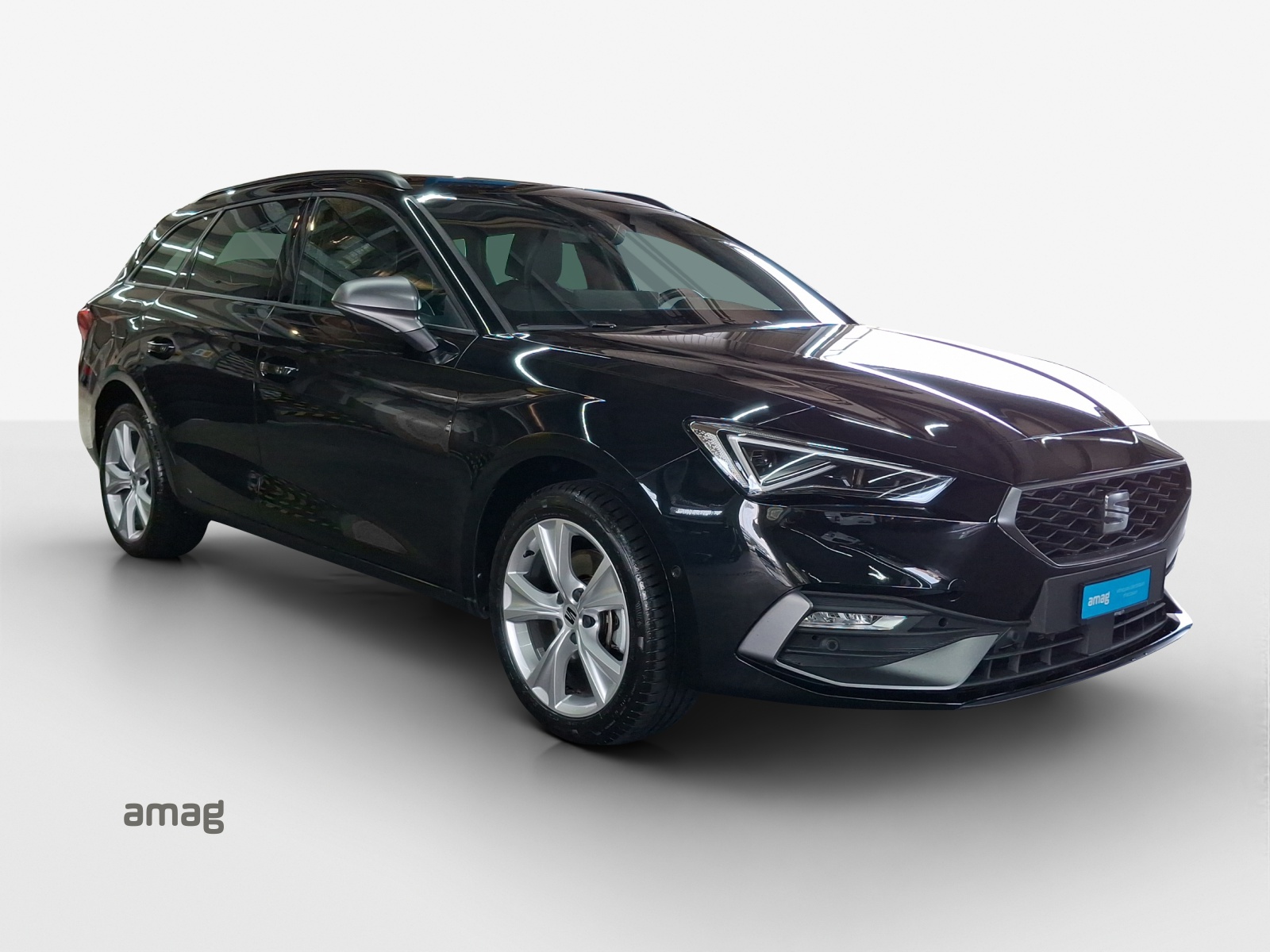 SEAT Leon ST 1.5 eHybrid pHEV DSG FR-image-5