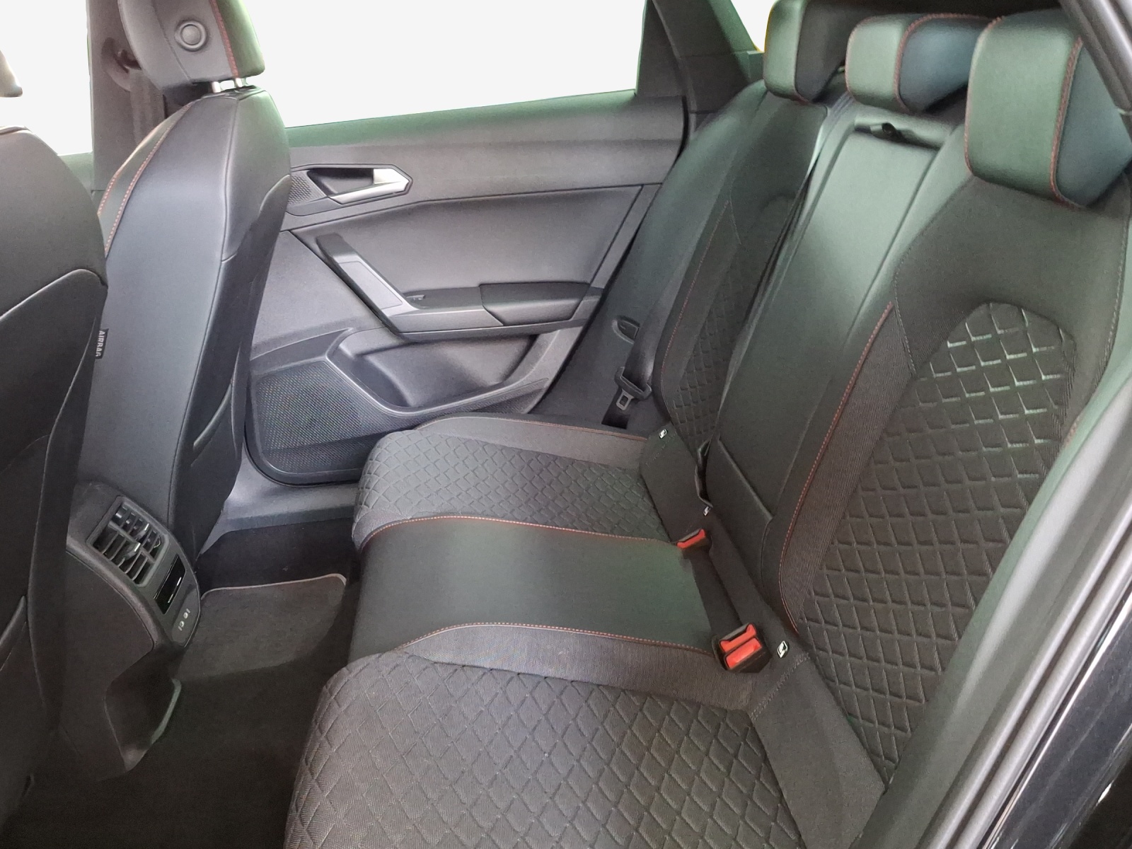SEAT Leon ST 1.5 eHybrid pHEV DSG FR-image-11