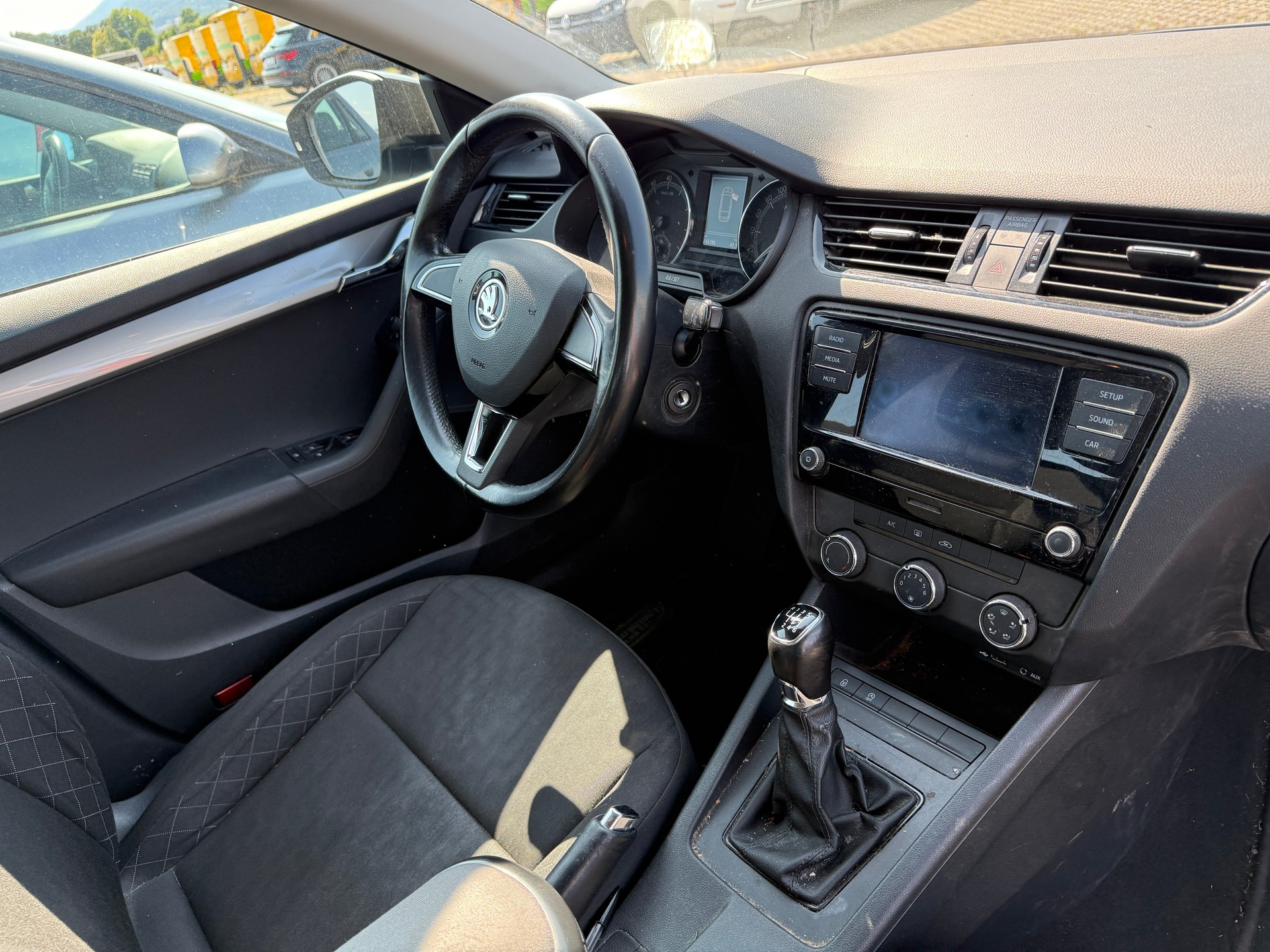 SKODA Octavia Combi 1.0 TSI Ambition-image-8