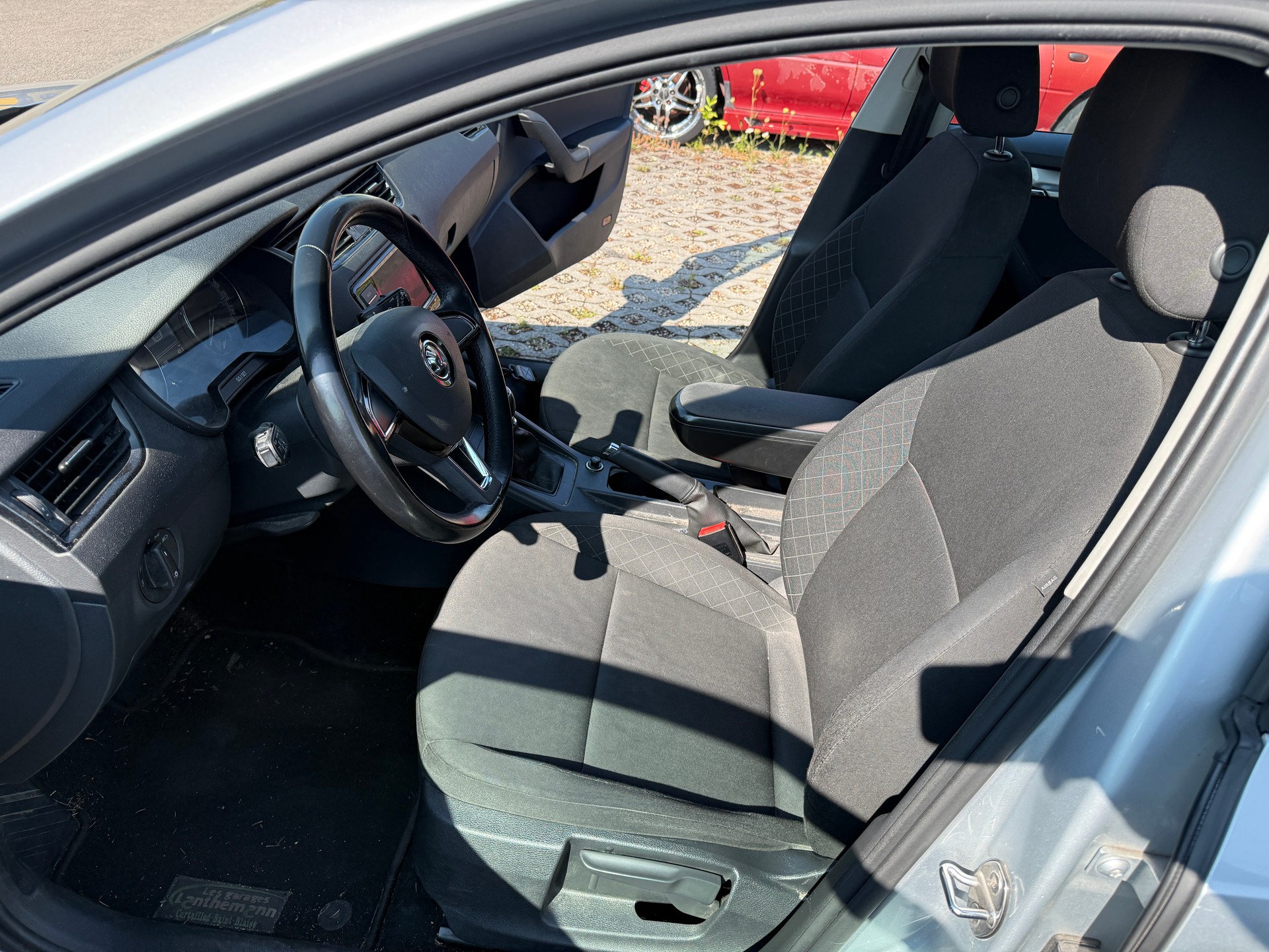 SKODA Octavia Combi 1.0 TSI Ambition-image-9