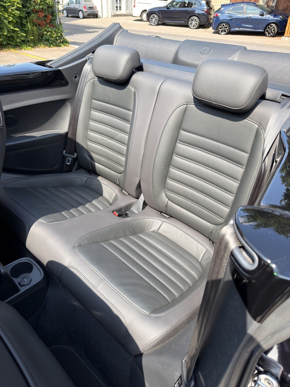 VW Beetle Cabrio 2.0 TSI BMT Sport DSG-image-10