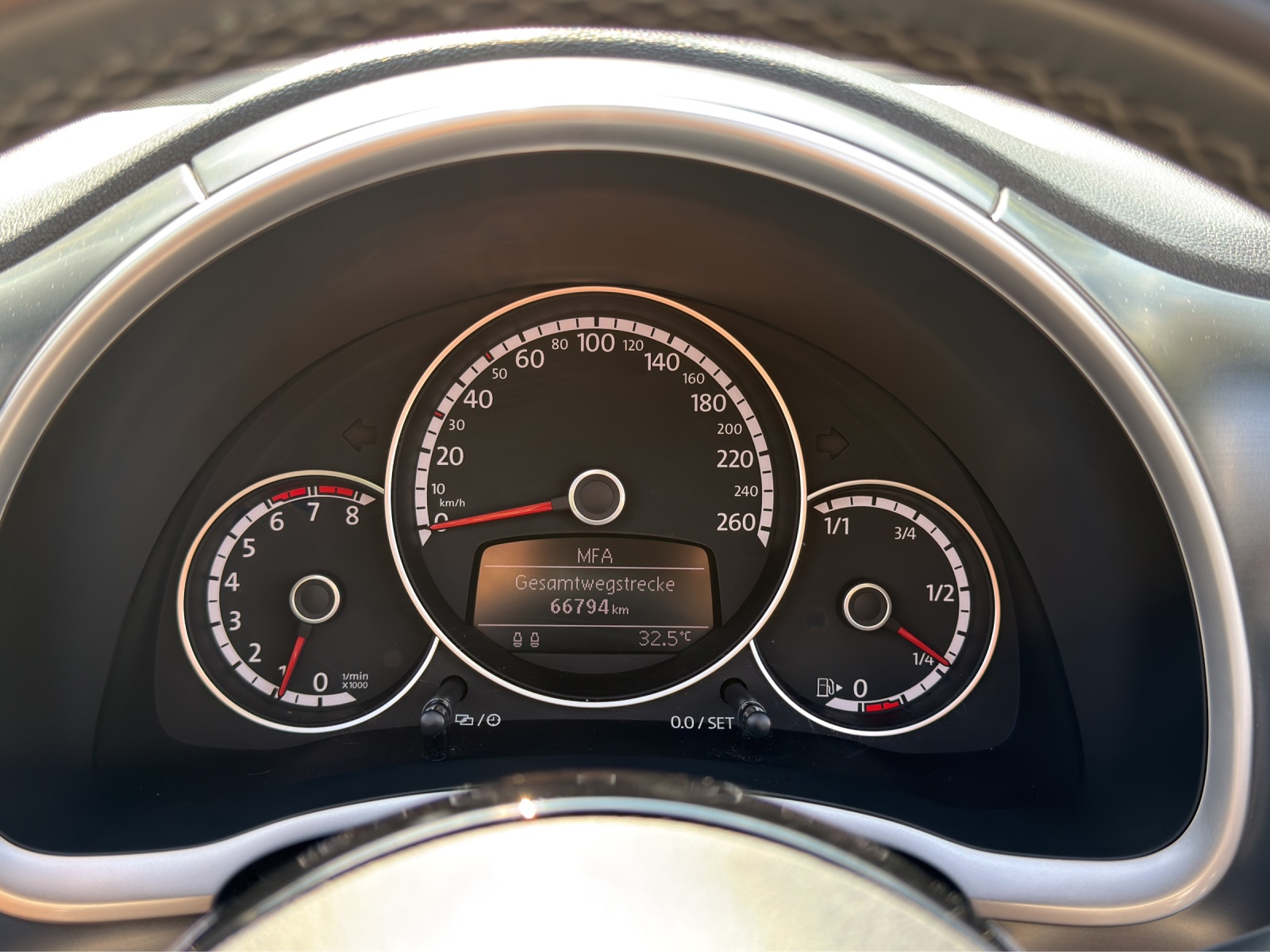 VW Beetle Cabrio 2.0 TSI BMT Sport DSG-image-11