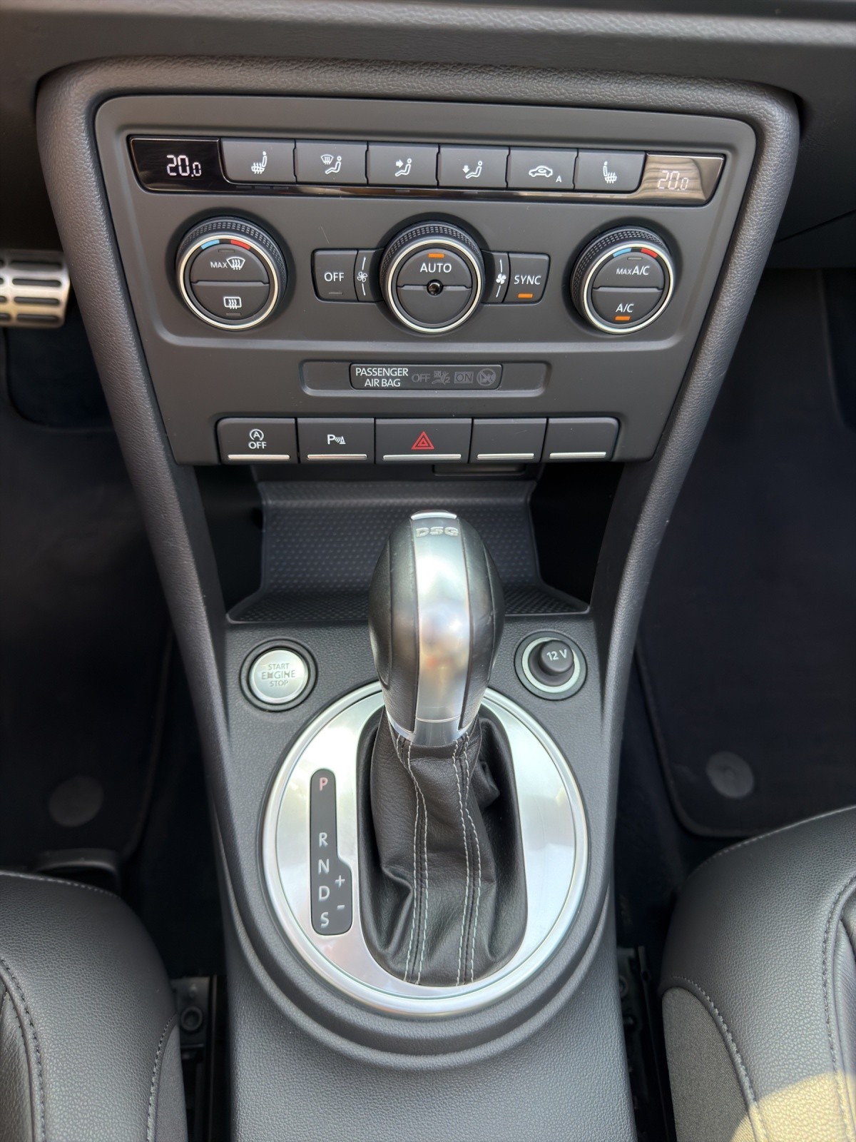 VW Beetle Cabrio 2.0 TSI BMT Sport DSG-image-13