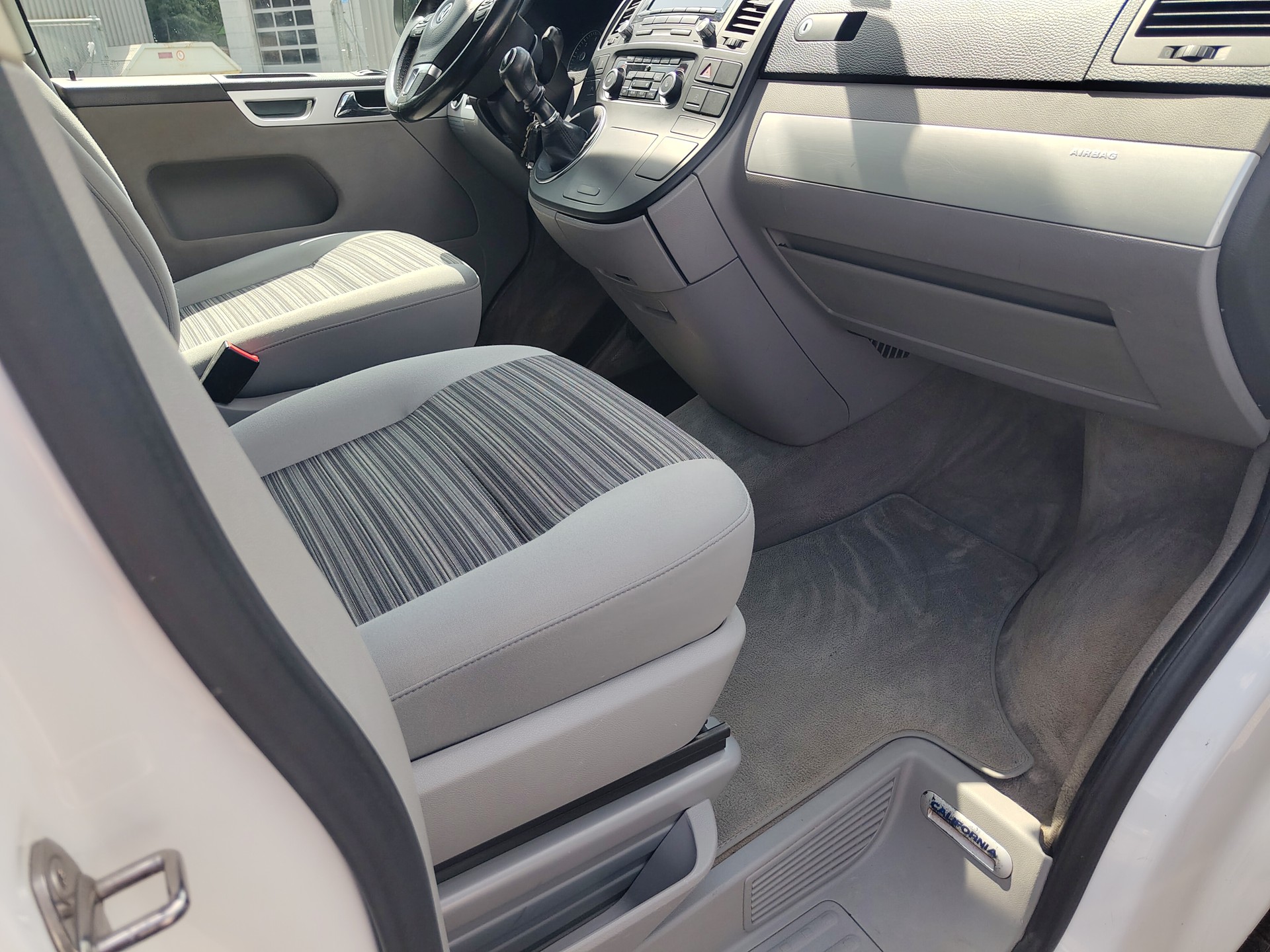 VW T5 California 2.0 TDI Comfortline 4Motion-image-7