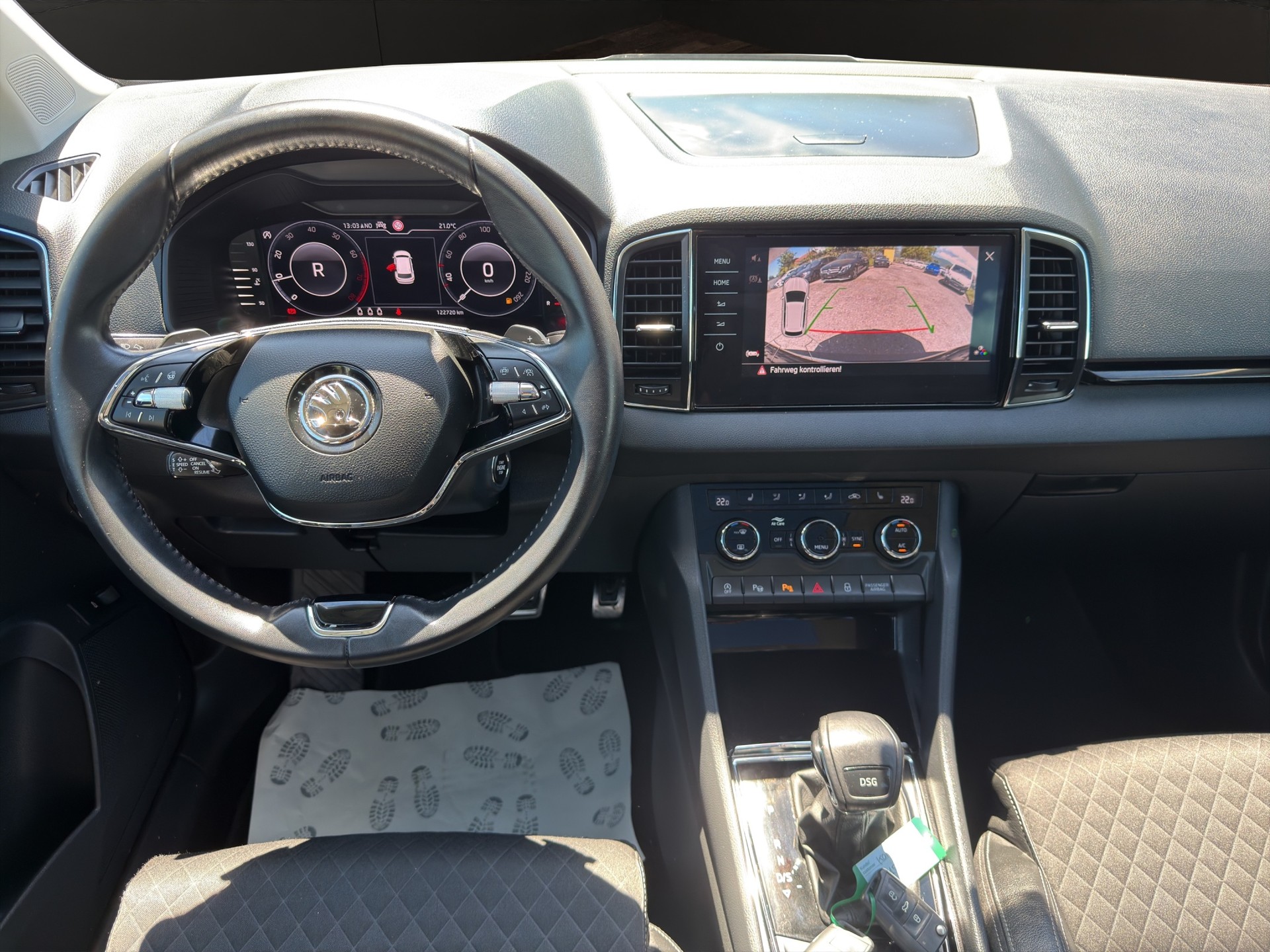 SKODA Karoq 1.5 TSI ACT SportLine DSG-image-15