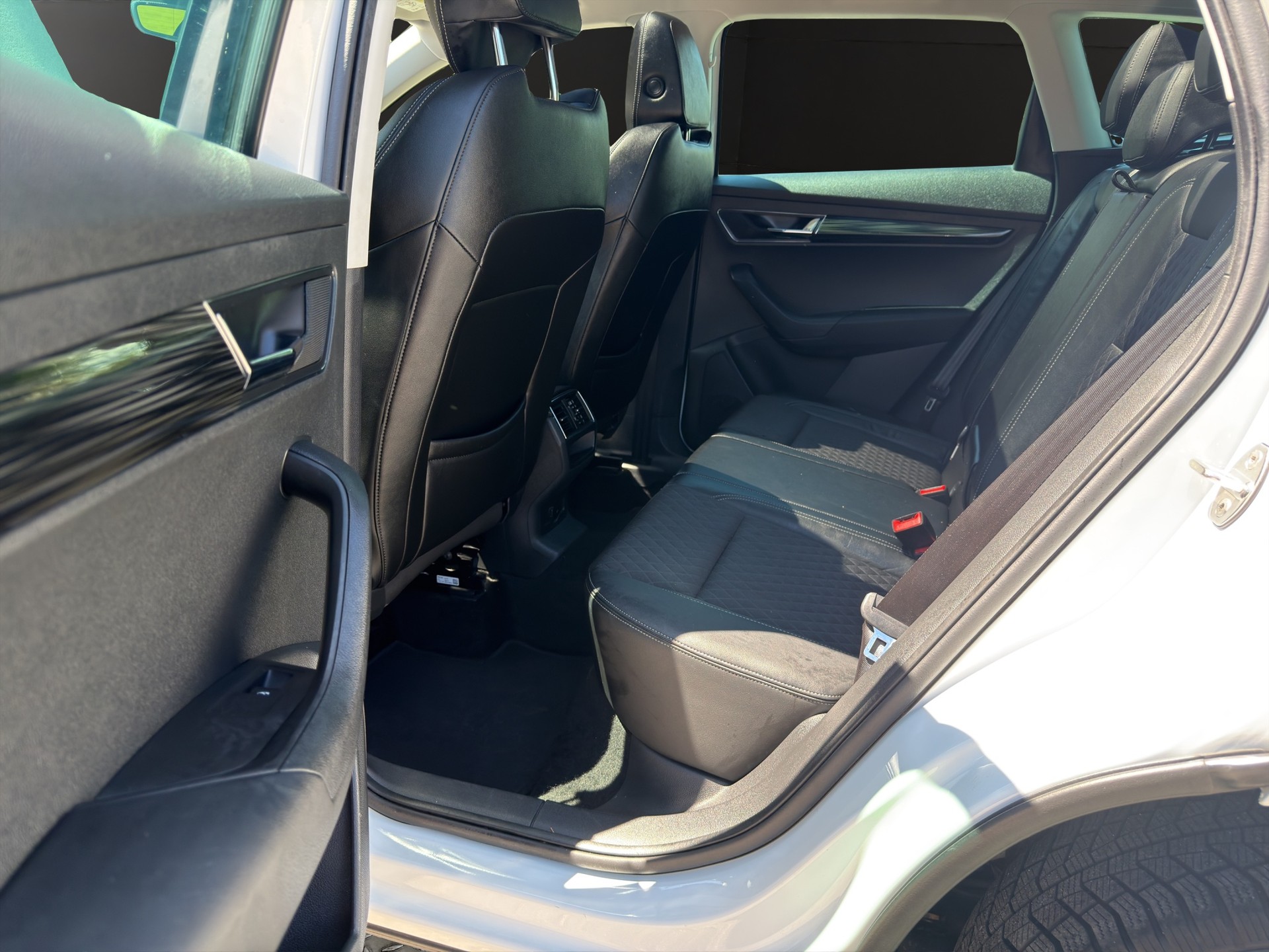SKODA Karoq 1.5 TSI ACT SportLine DSG-image-13