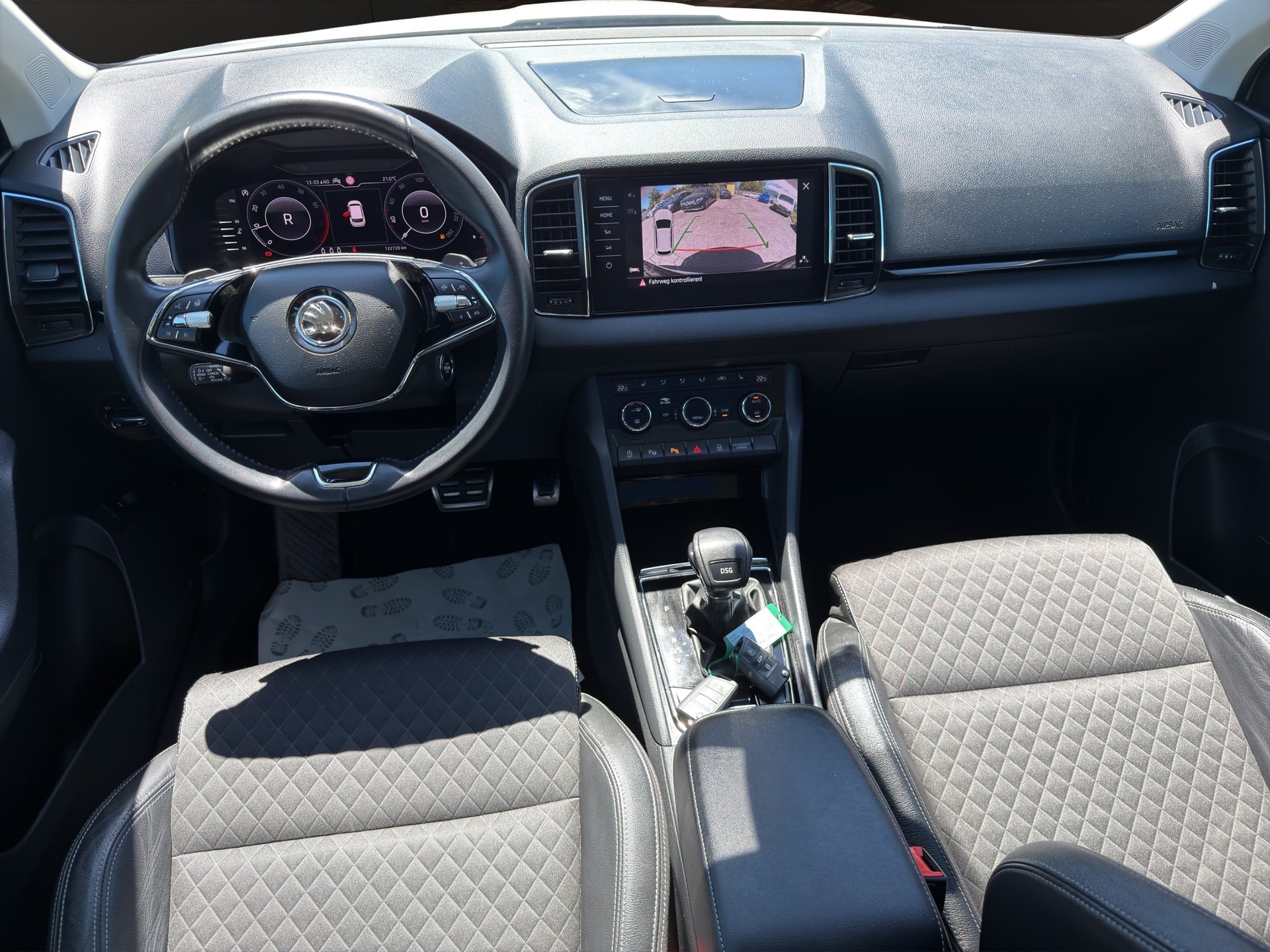 SKODA Karoq 1.5 TSI ACT SportLine DSG-image-10