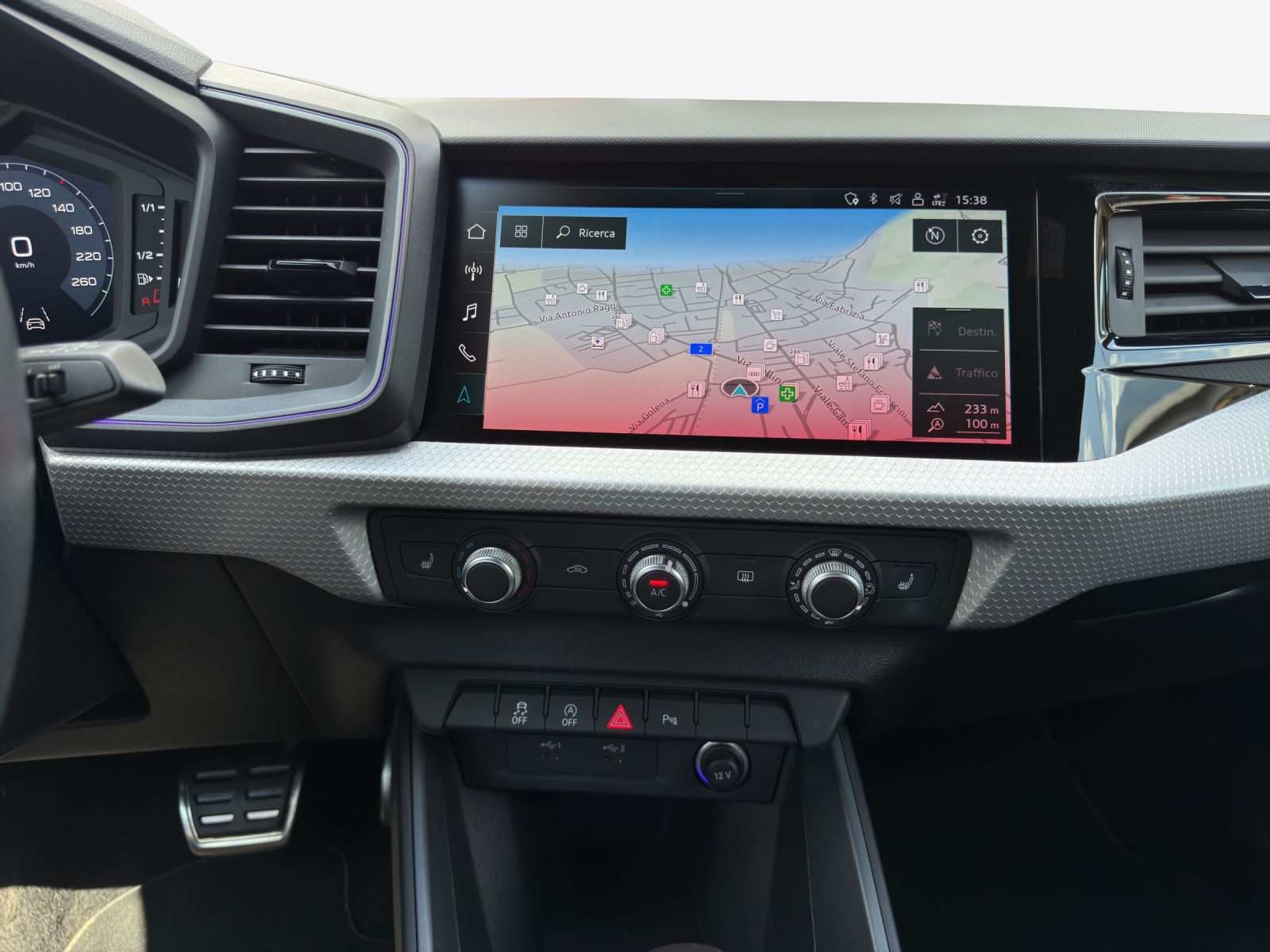 AUDI A1 allstreet 30 TFSI Attraction S-tronic-image-10