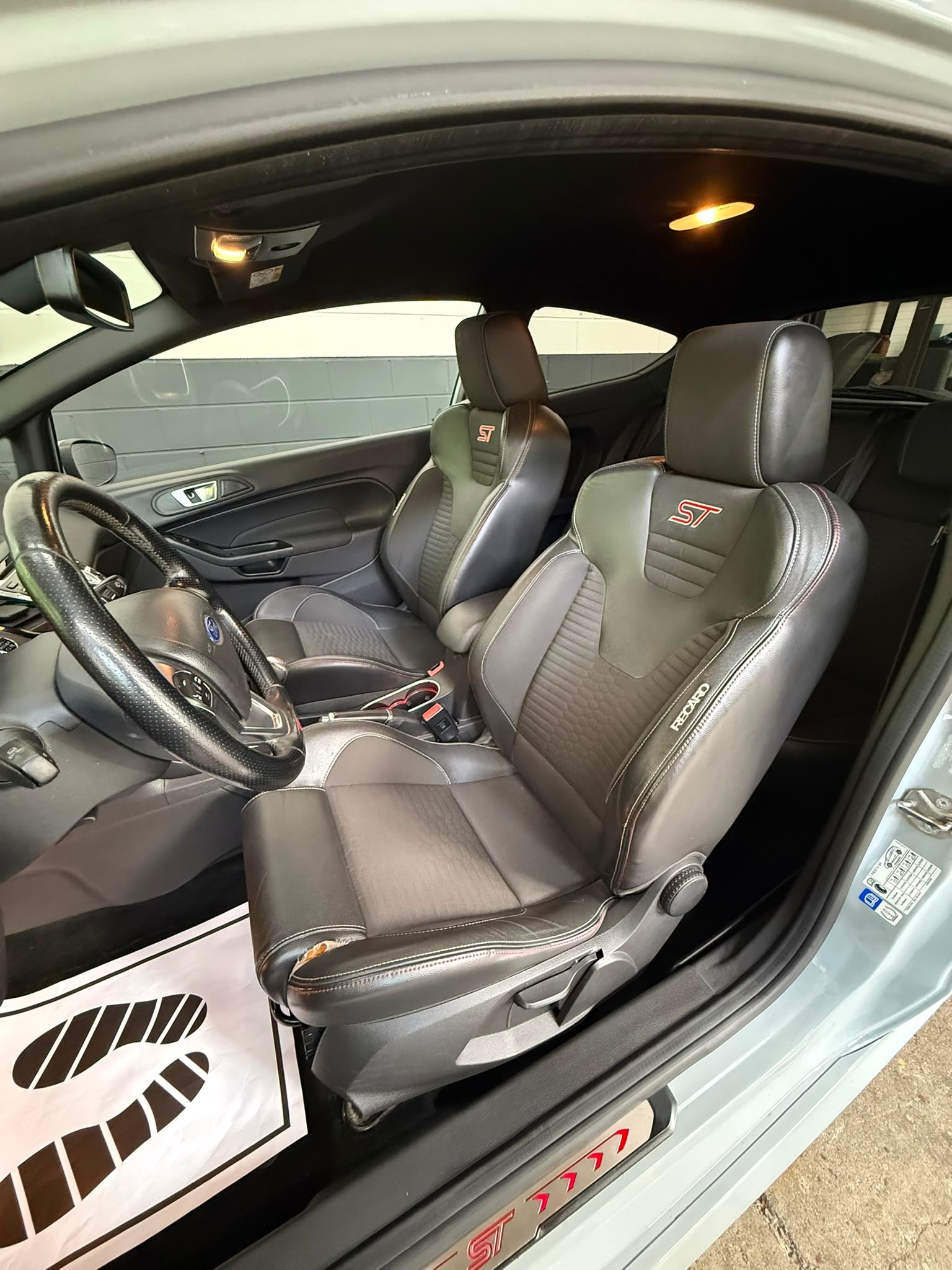 FORD Fiesta 1.6 SCTi ST 200 //NEU AB MFK-image-14