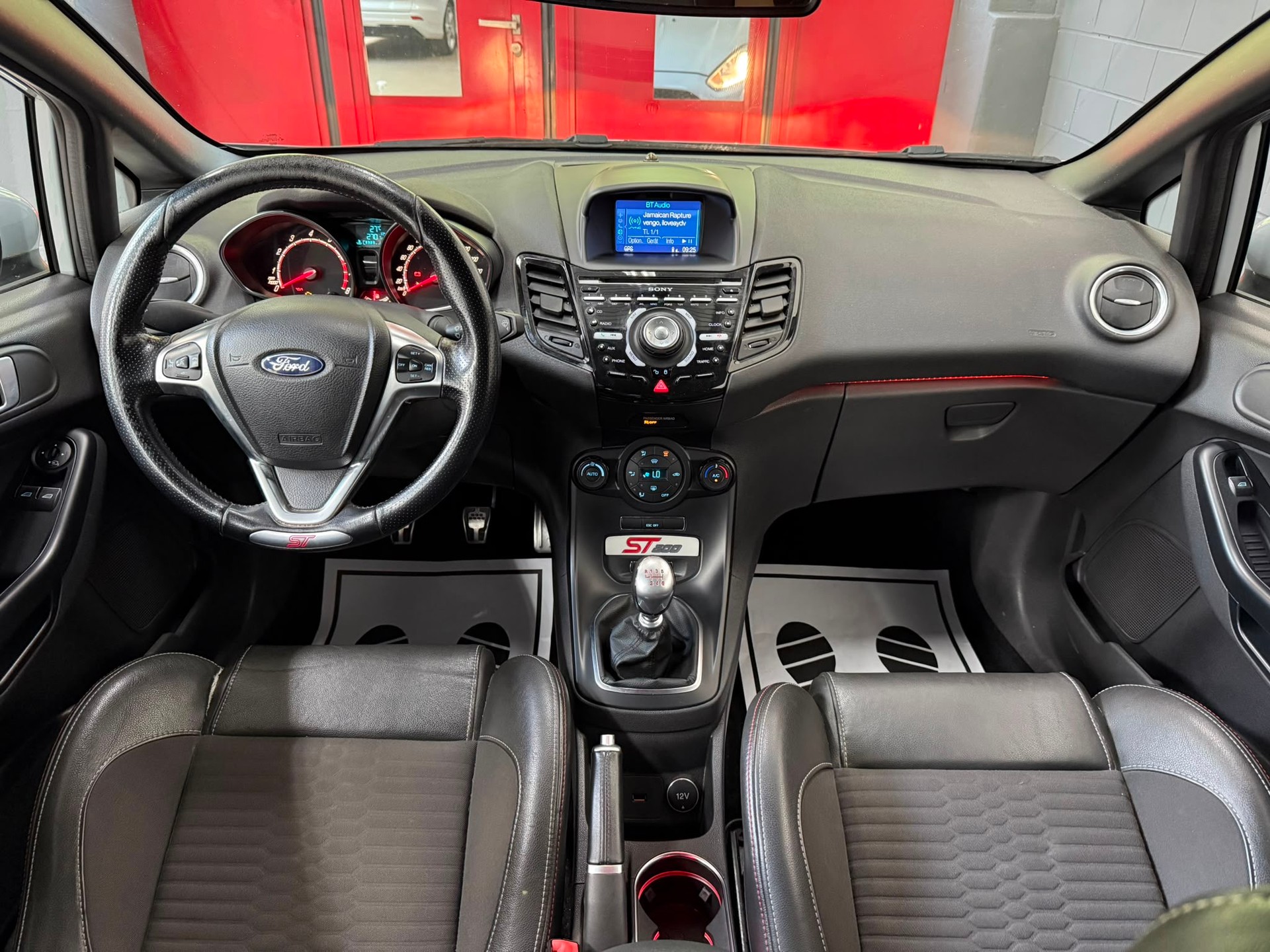 FORD Fiesta 1.6 SCTi ST 200 //NEU AB MFK-image-10