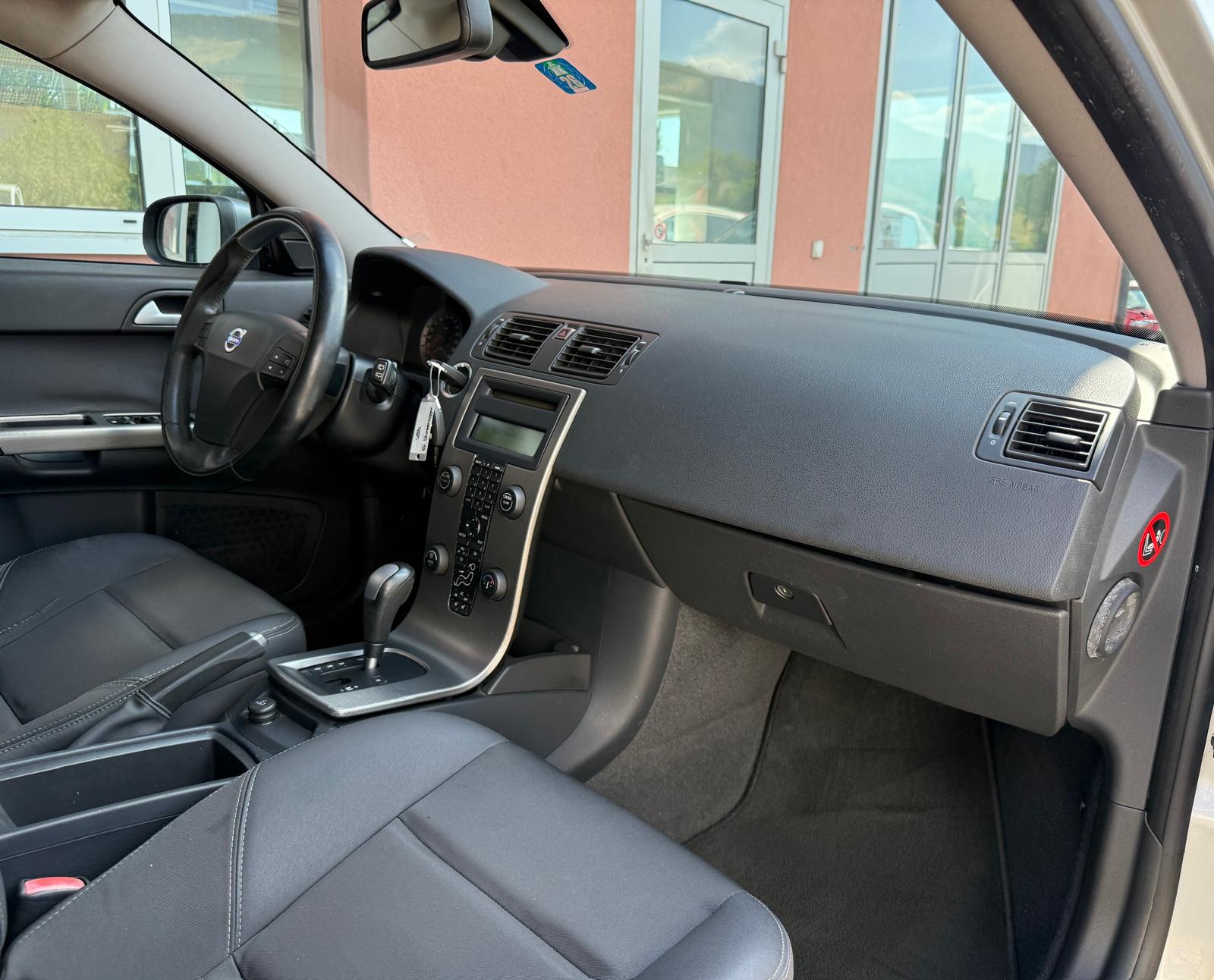 VOLVO V50 2.4 Geartronic / MFK 08.2026-image-7