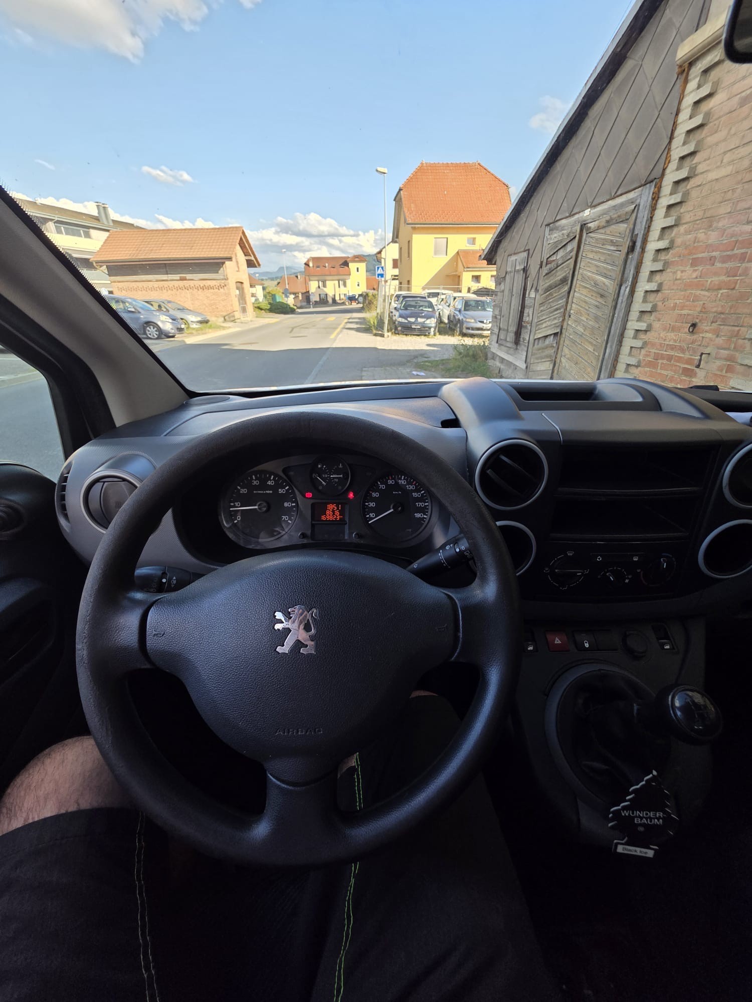 PEUGEOT Partner 1.6 Urban-image-8