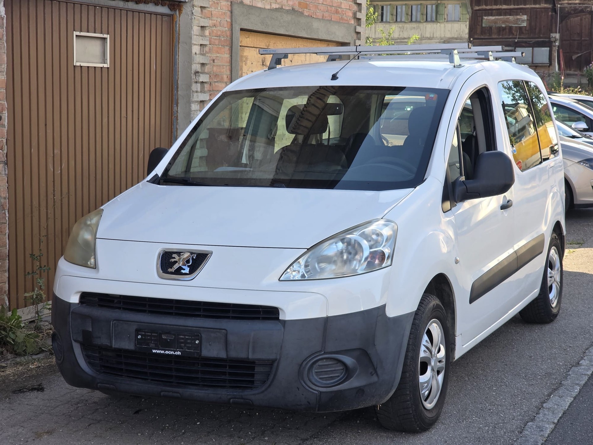PEUGEOT Partner 1.6 Urban-image-0