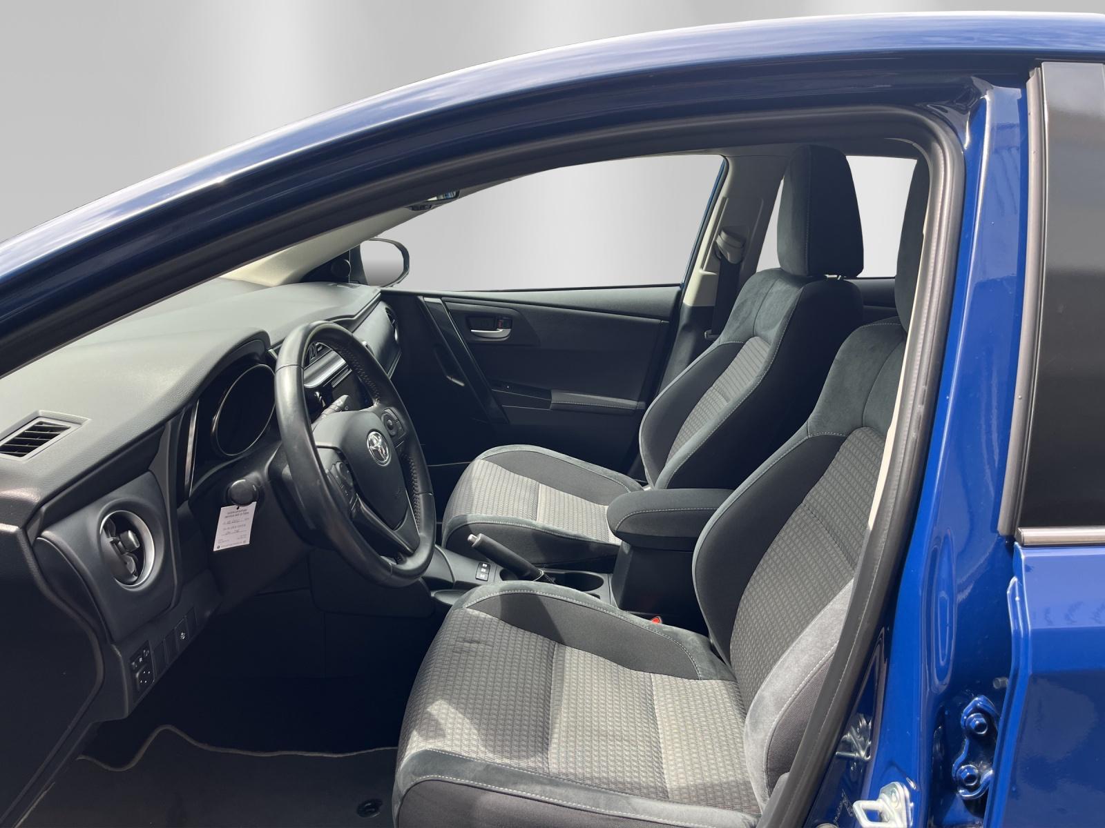 TOYOTA Auris 1.8 HSD Trend-image-9