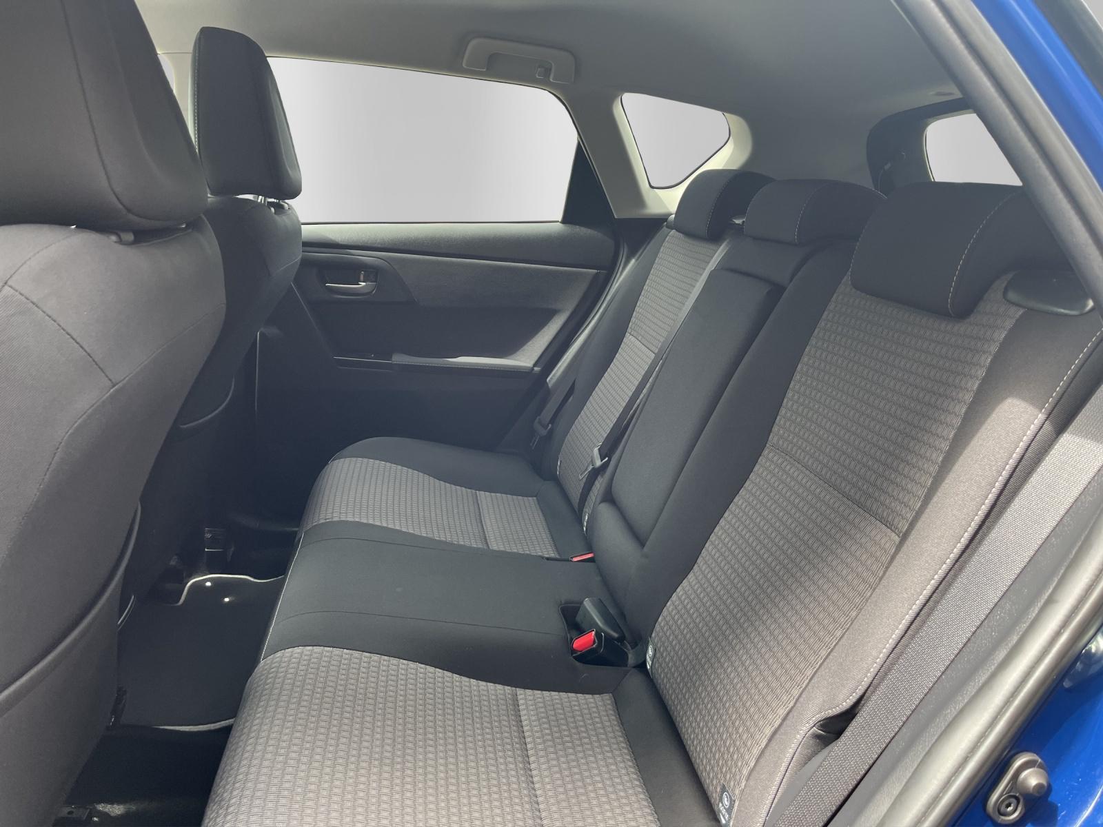 TOYOTA Auris 1.8 HSD Trend-image-12