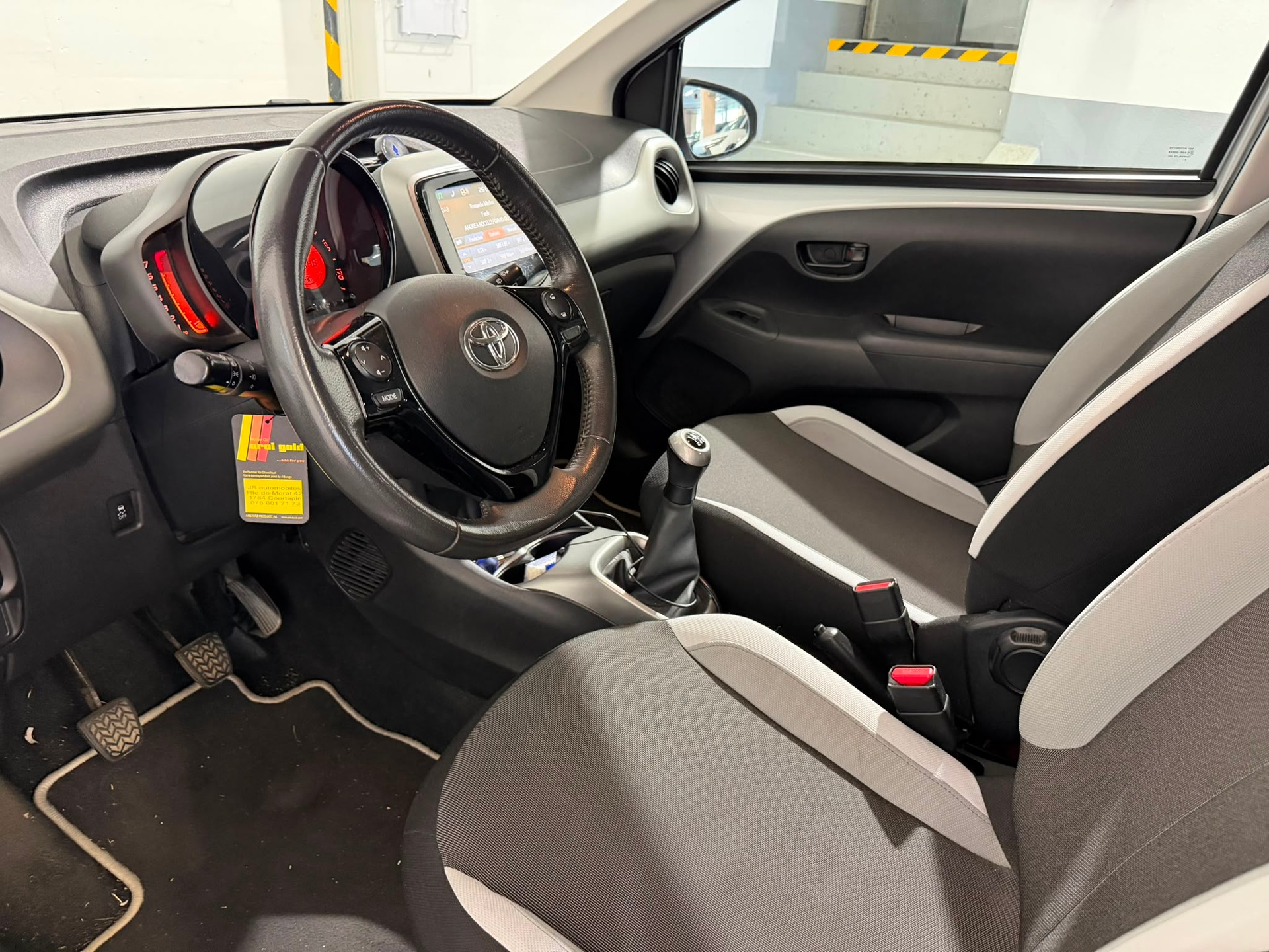 TOYOTA Aygo 1.2 VVT-i x-play-image-3