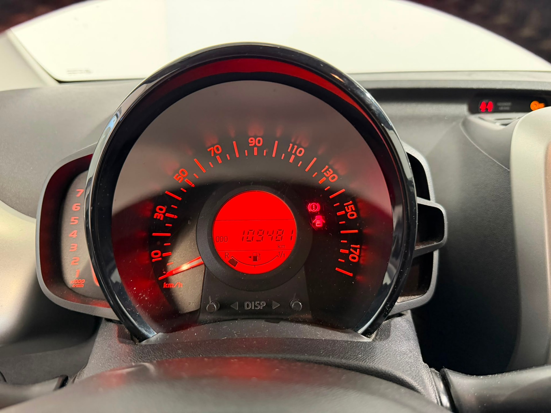 TOYOTA Aygo 1.2 VVT-i x-play-image-6