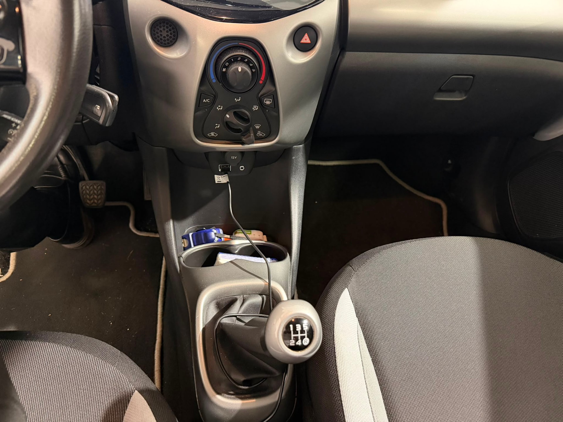 TOYOTA Aygo 1.2 VVT-i x-play-image-5