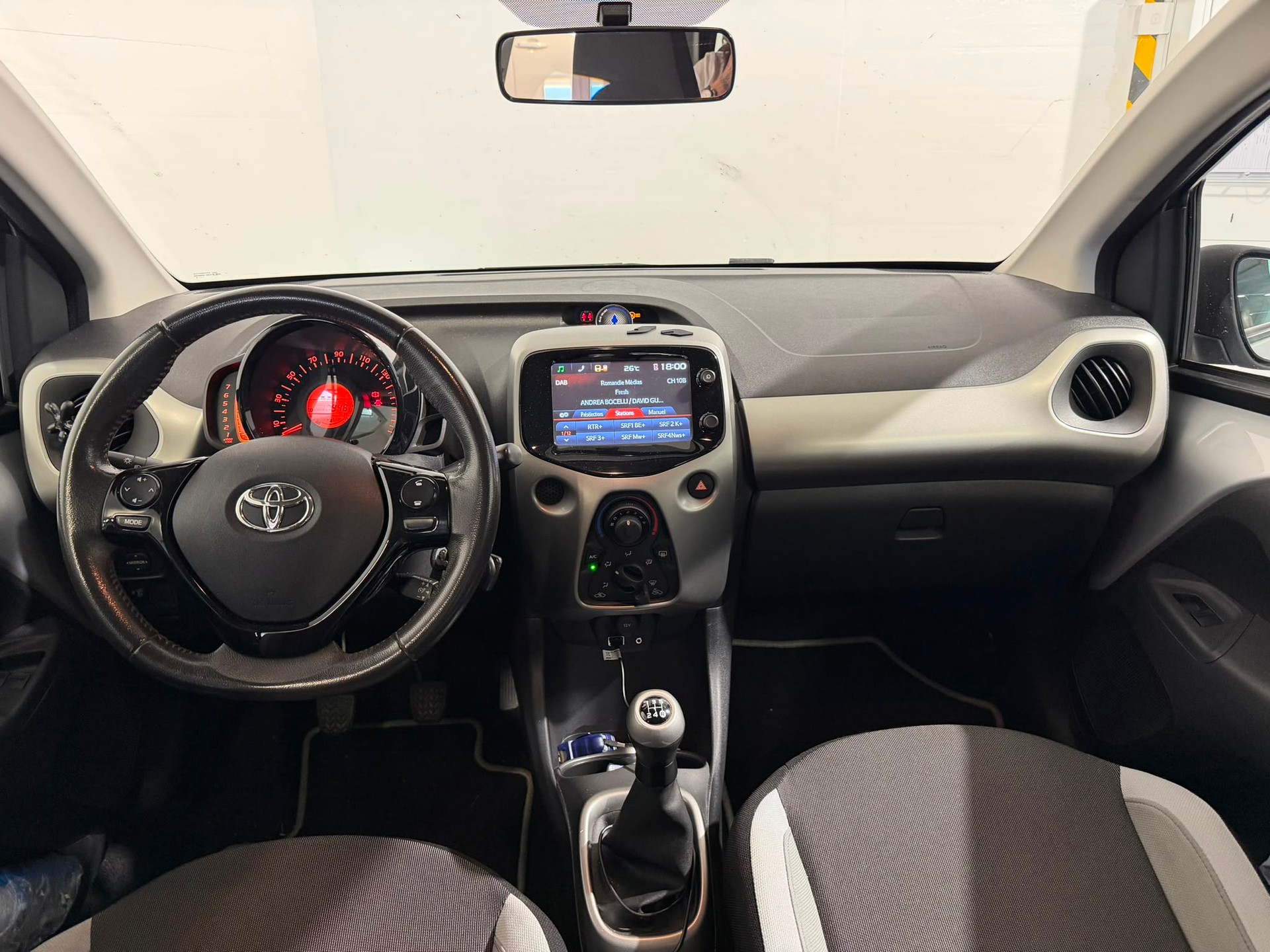 TOYOTA Aygo 1.2 VVT-i x-play-image-4
