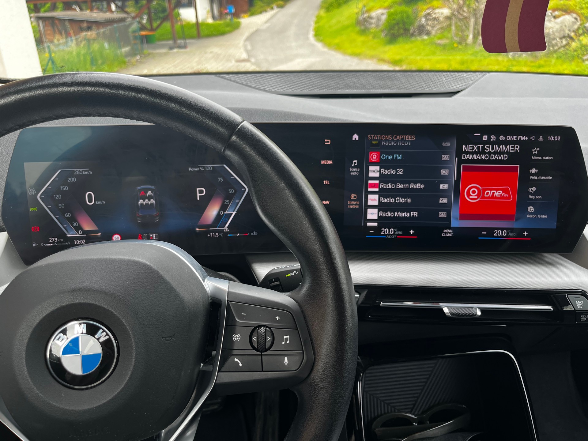 BMW 220i-image-3