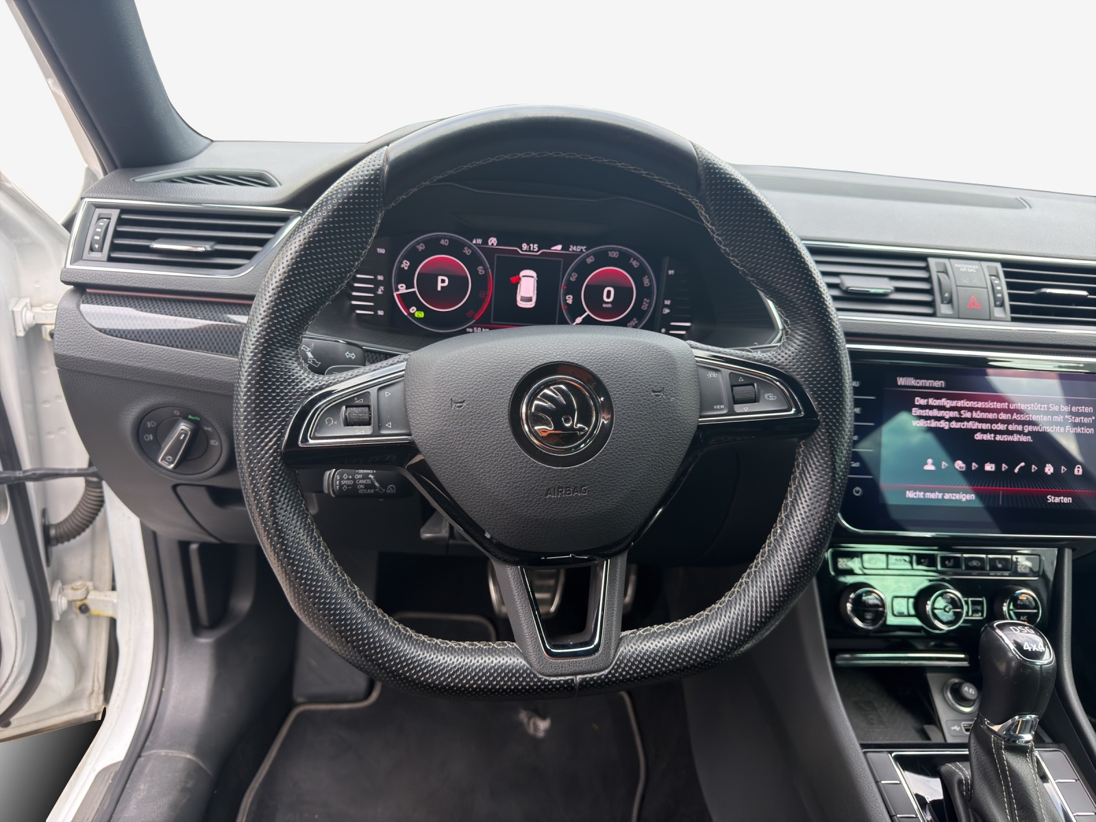 SKODA Superb Combi 2.0 TSI SportLine+ DSG 4x4-image-9