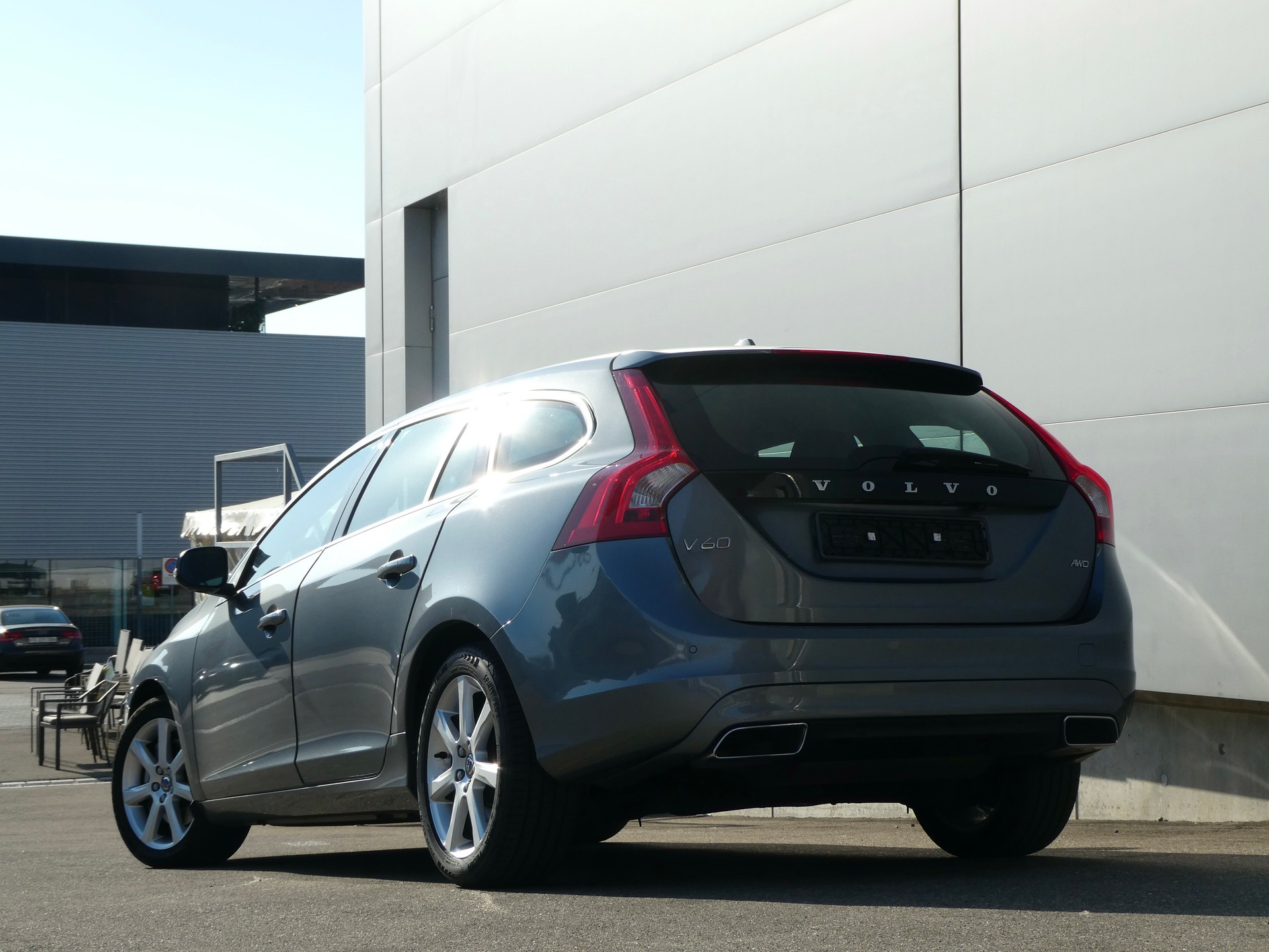 VOLVO V60 D4 AWD Momentum Geartronic-image-4
