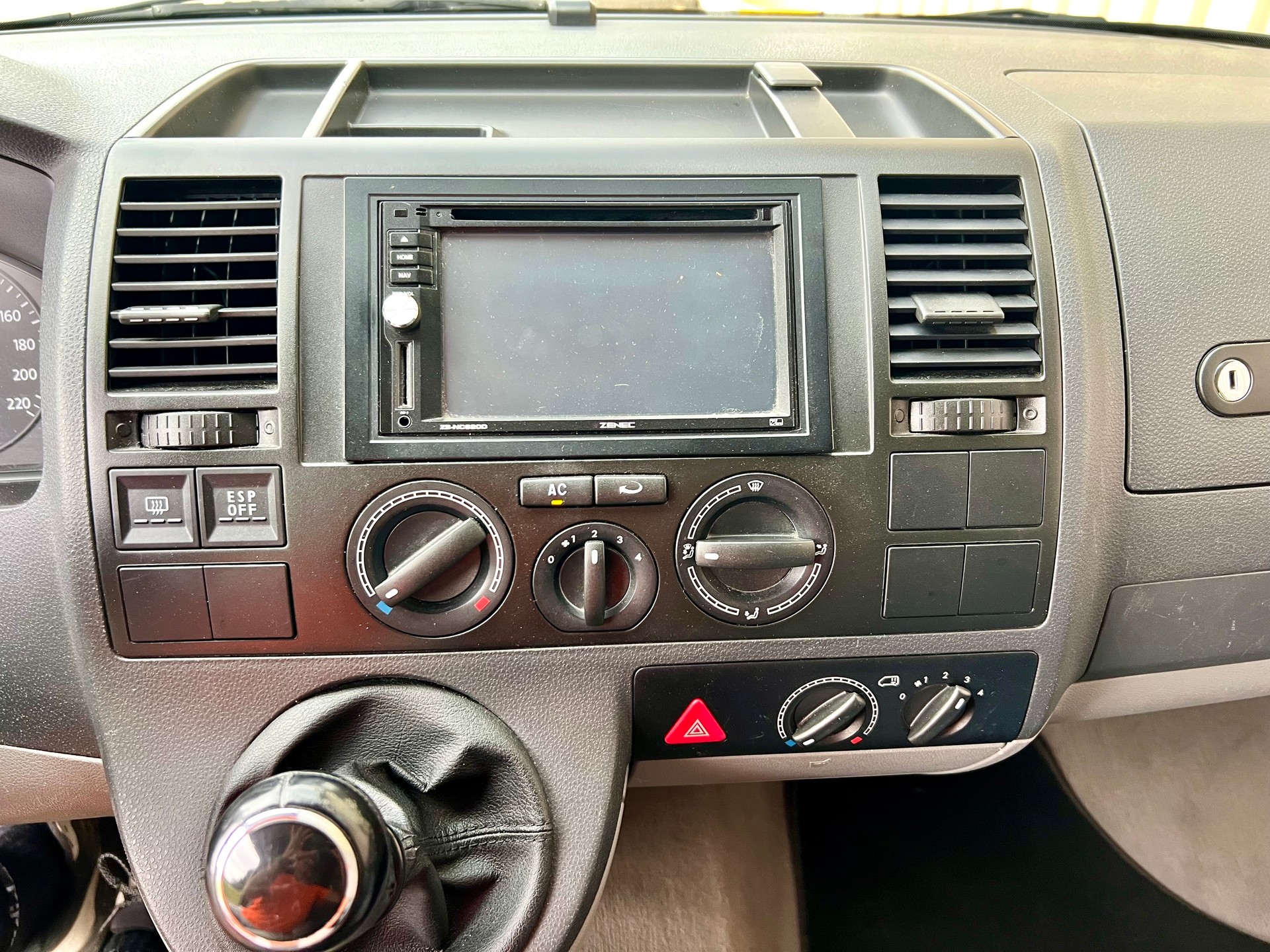 VW T5 1,9 TDi California Beach Comfortline by Nutzfahrzeugcenter Seetal-image-14