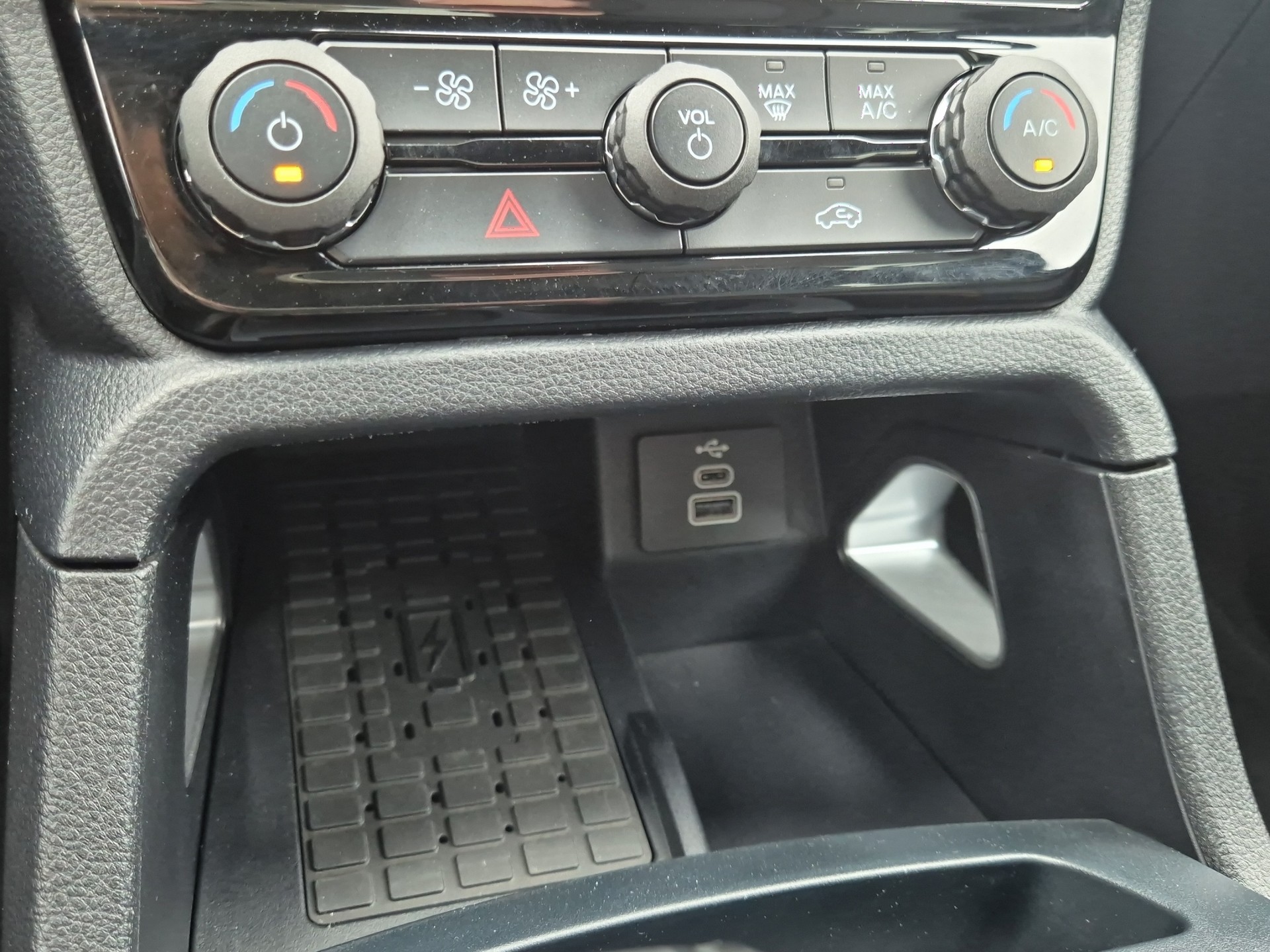 FORD Ranger Wildtrak 3.0 Eco Blue e-4WD Automat-image-15