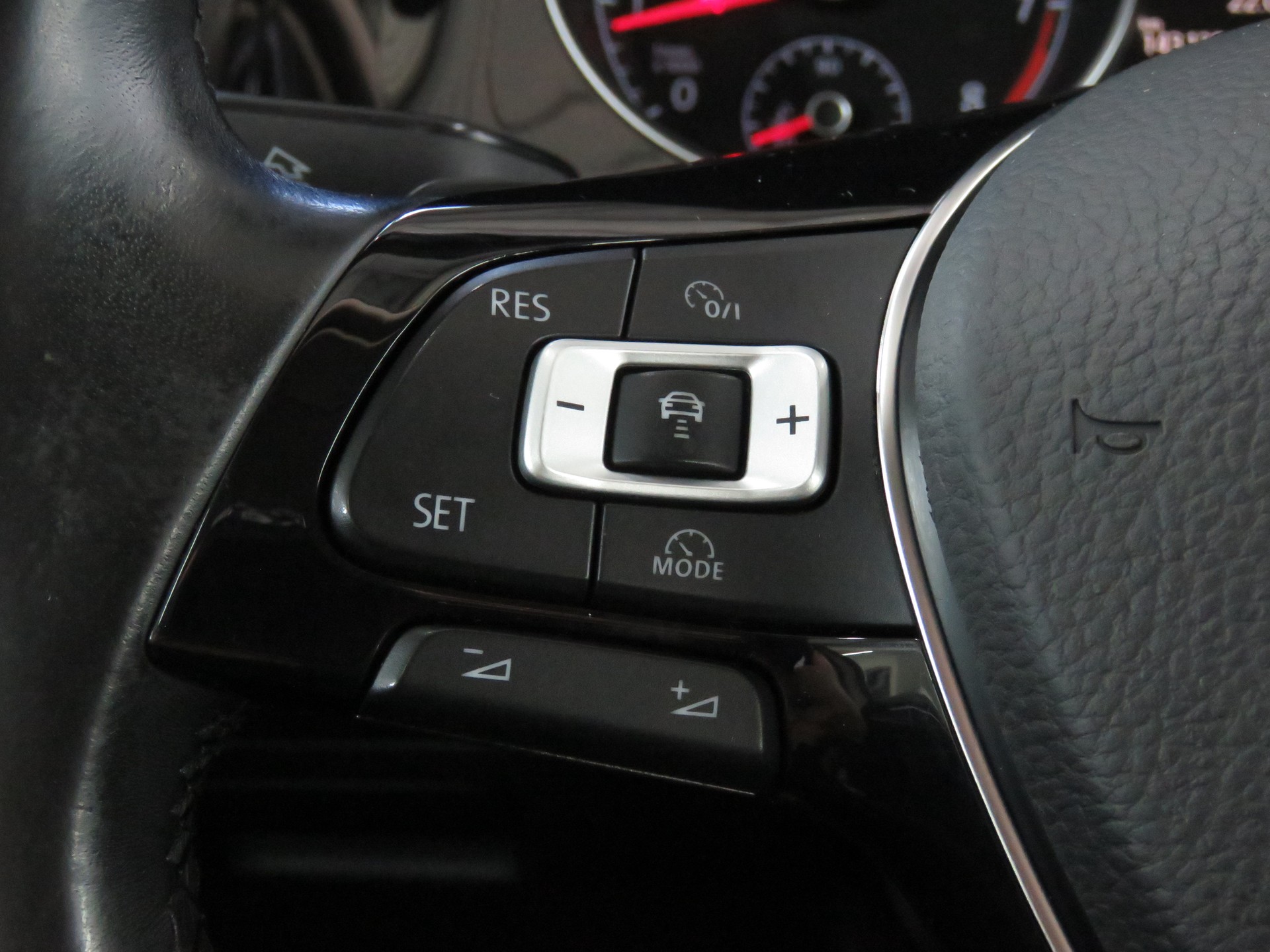 VW Golf 1.4 TSI Highline DSG (Automat)-image-18