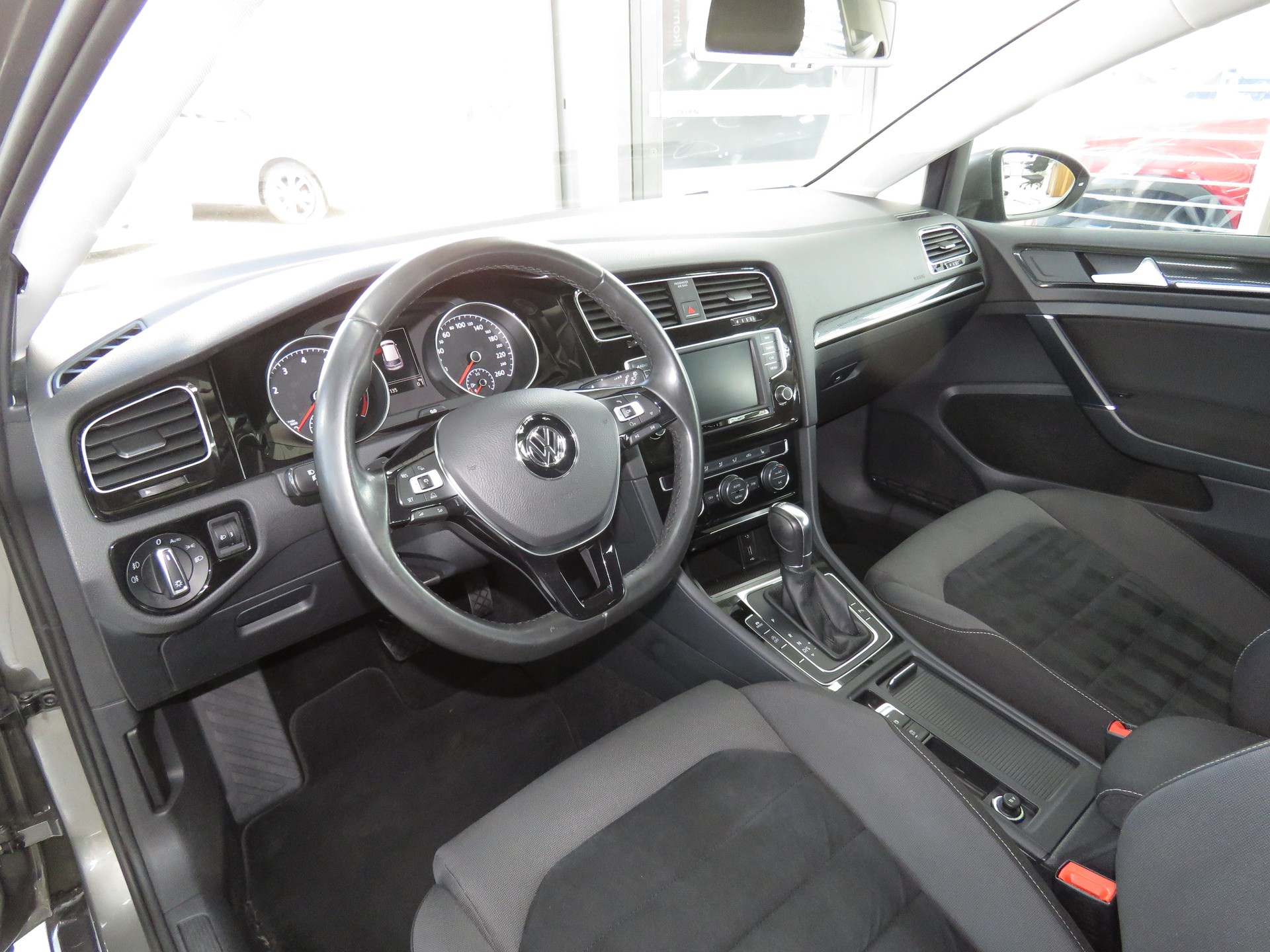 VW Golf 1.4 TSI Highline DSG (Automat)-image-6