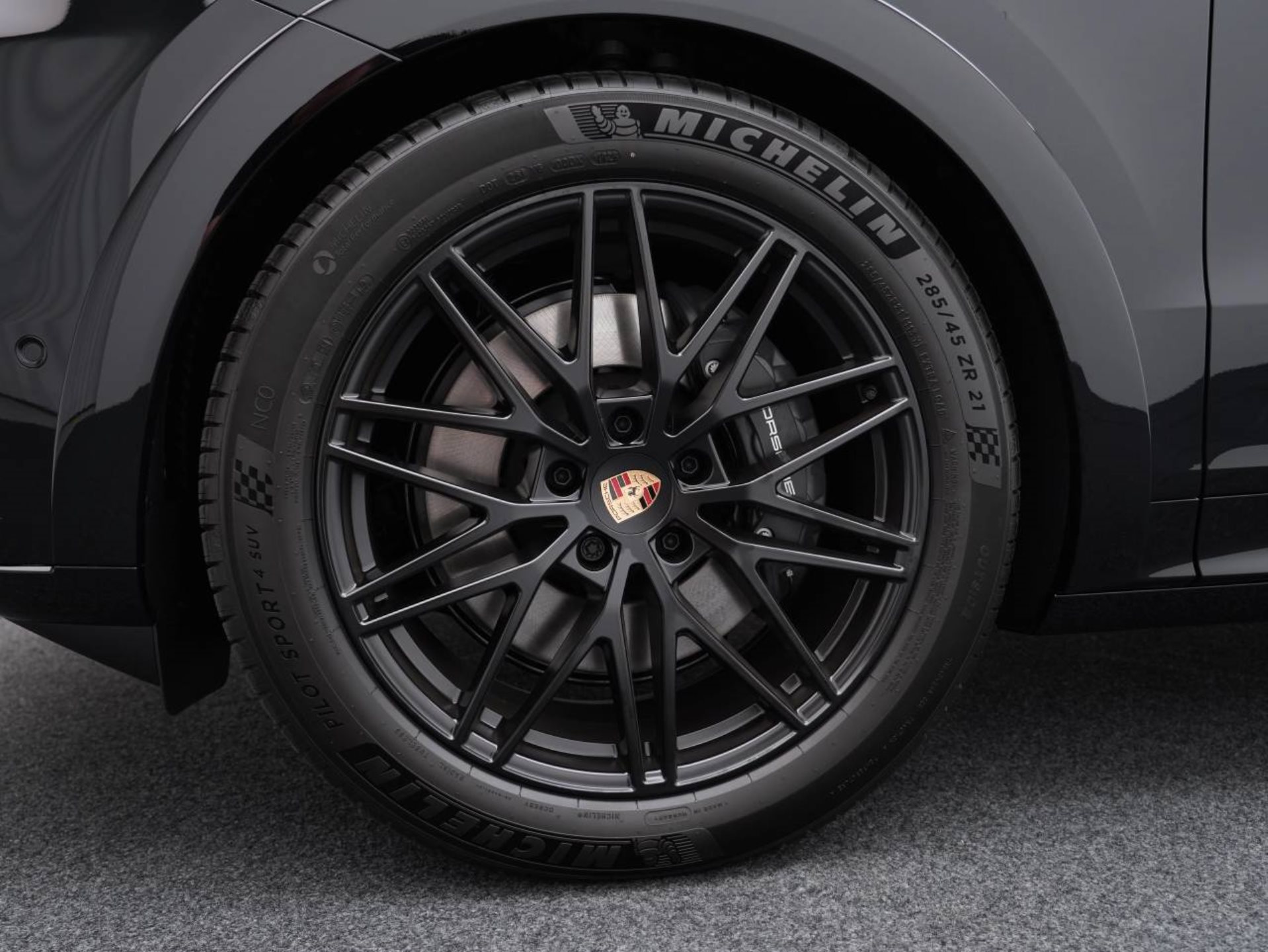PORSCHE Cayenne E-Hybrid Coupé Black Edition-image-10