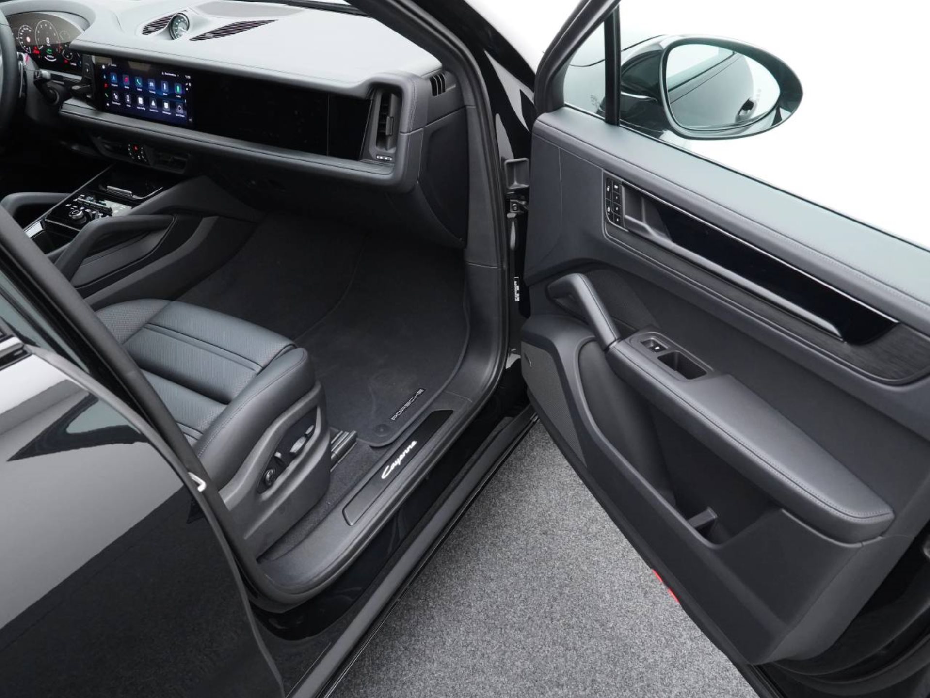 PORSCHE Cayenne E-Hybrid Coupé Black Edition-image-24