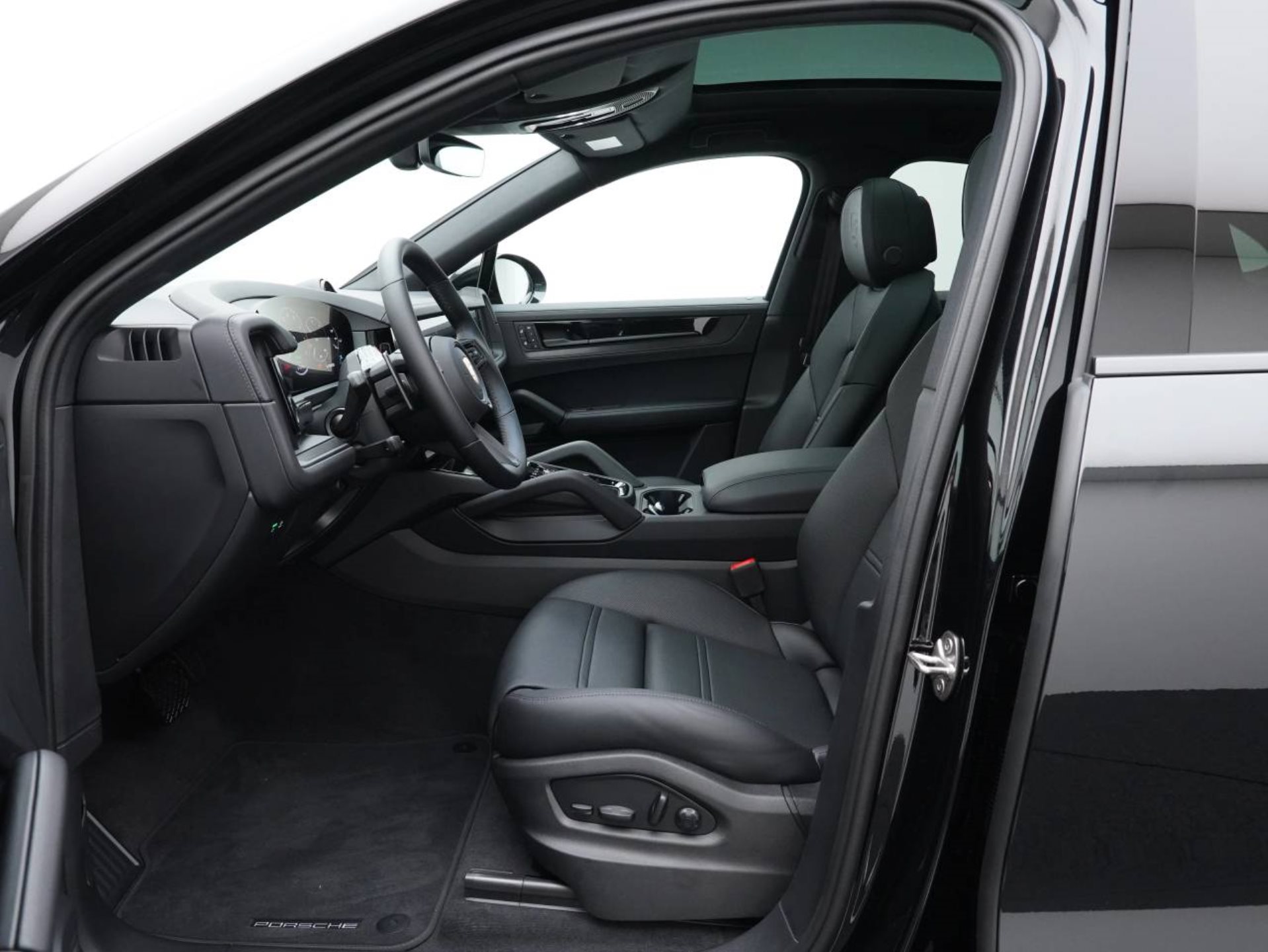 PORSCHE Cayenne E-Hybrid Coupé Black Edition-image-4