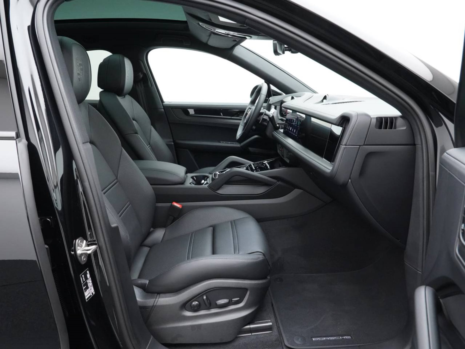 PORSCHE Cayenne E-Hybrid Coupé Black Edition-image-26