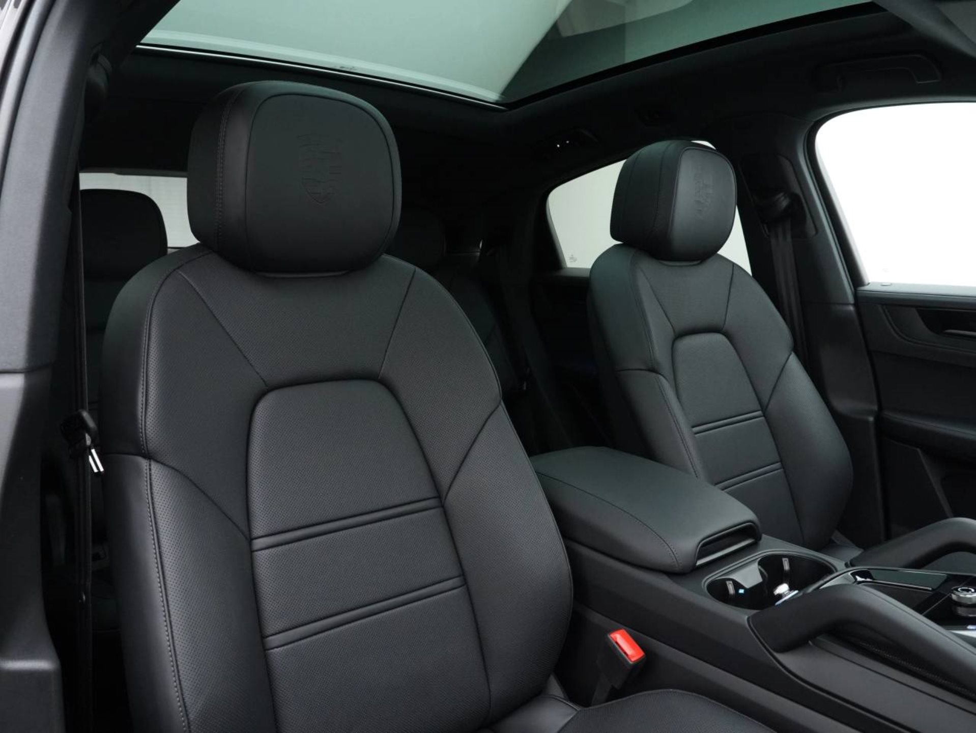 PORSCHE Cayenne E-Hybrid Coupé Black Edition-image-27